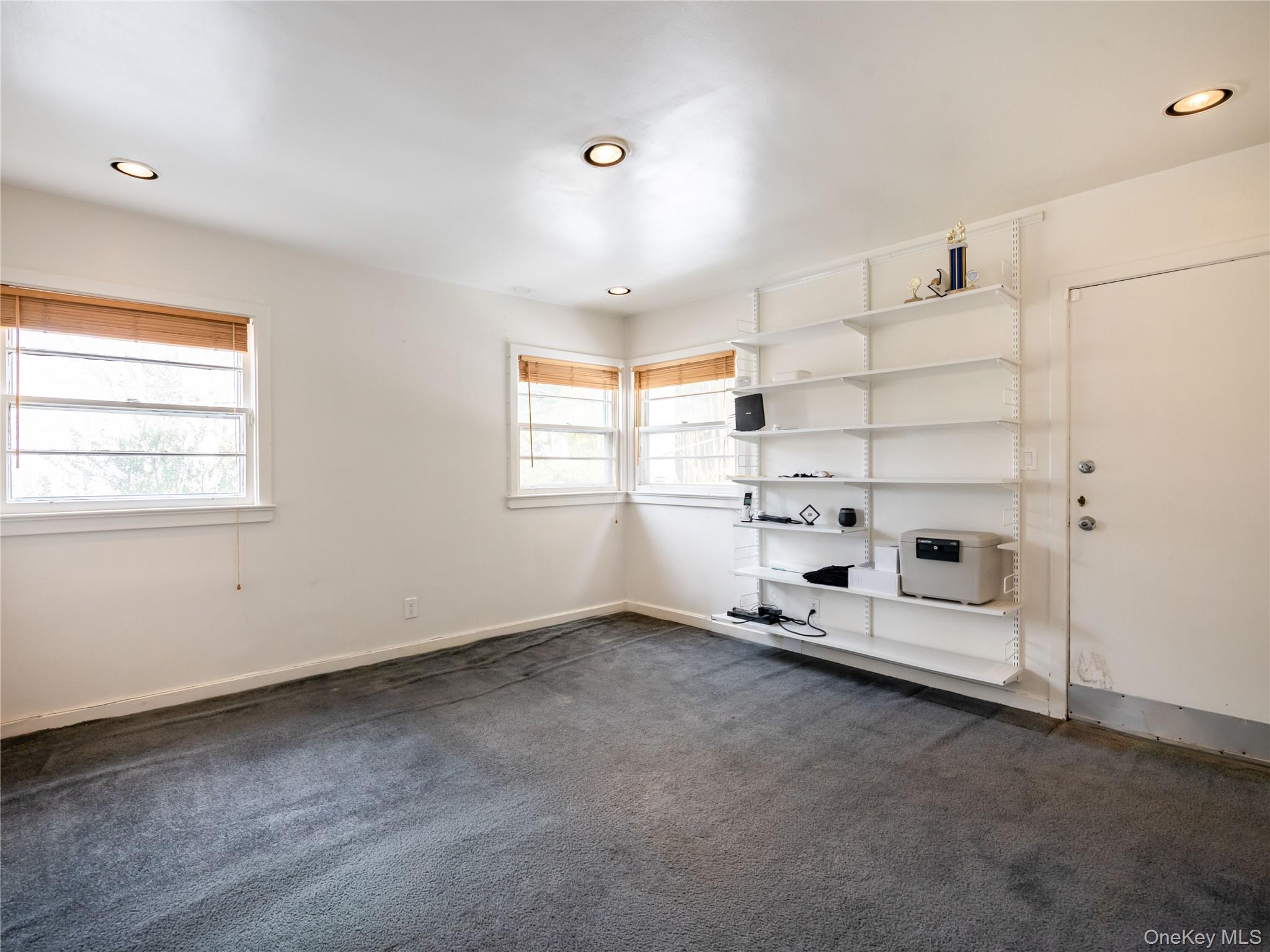 127 Wooleys Lane, Great Neck, NY 11023