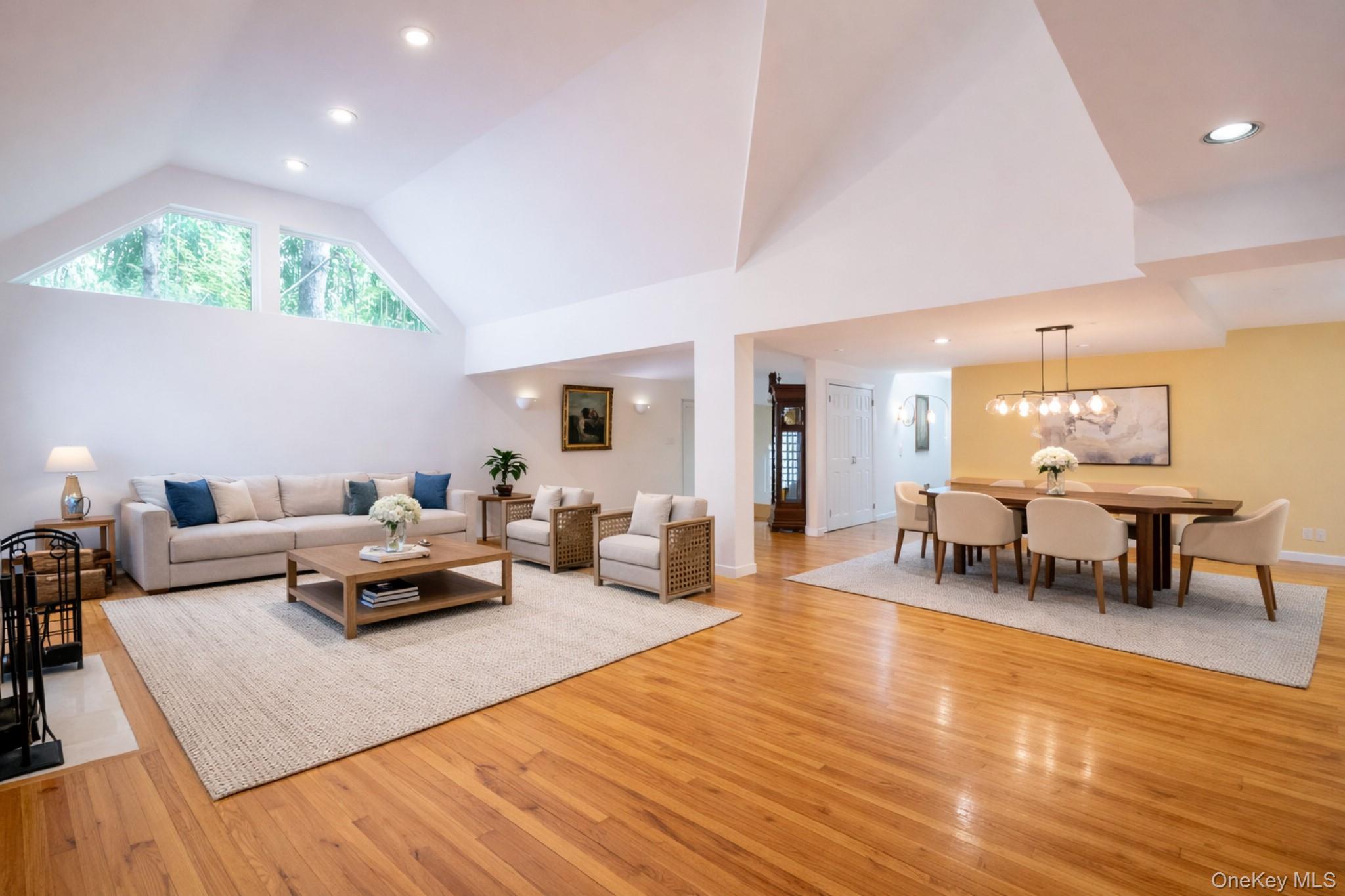 127 Wooleys Lane, Great Neck, NY 11023