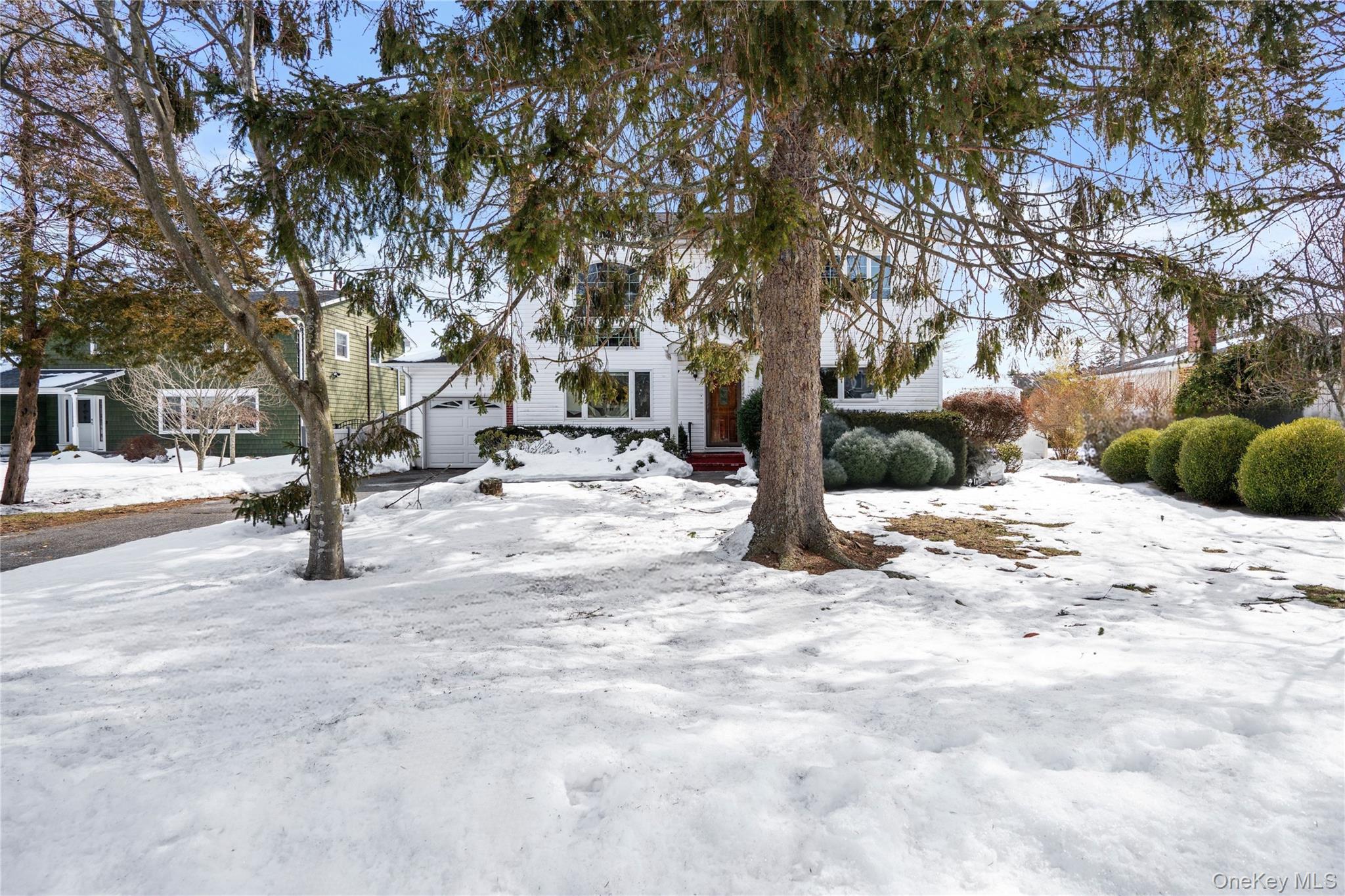 53 Hewitt Boulevard, Center Moriches, NY 11934