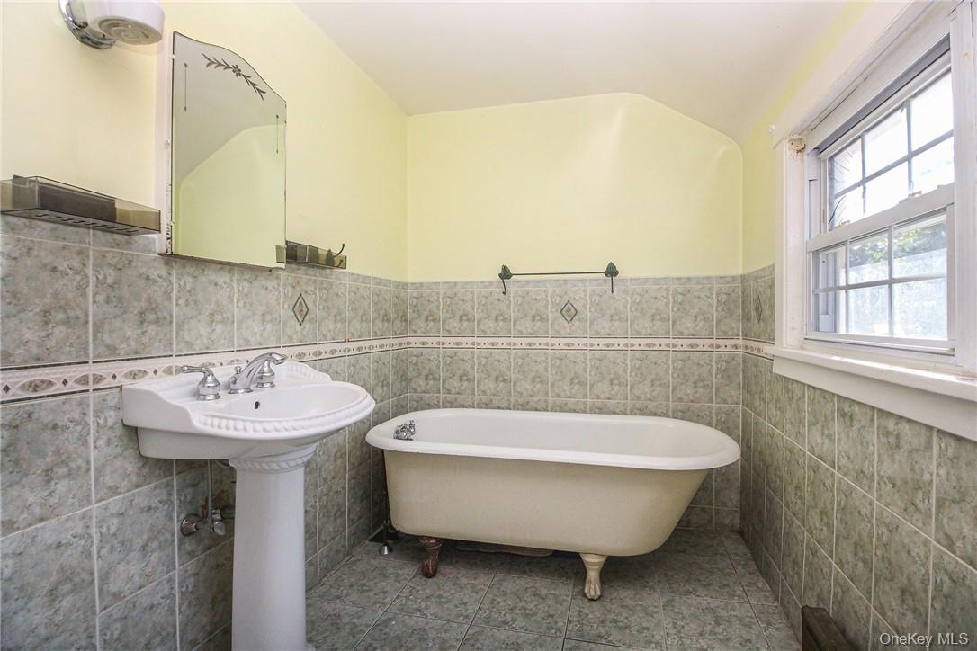 237 Coligni Avenue, New Rochelle, NY 10801