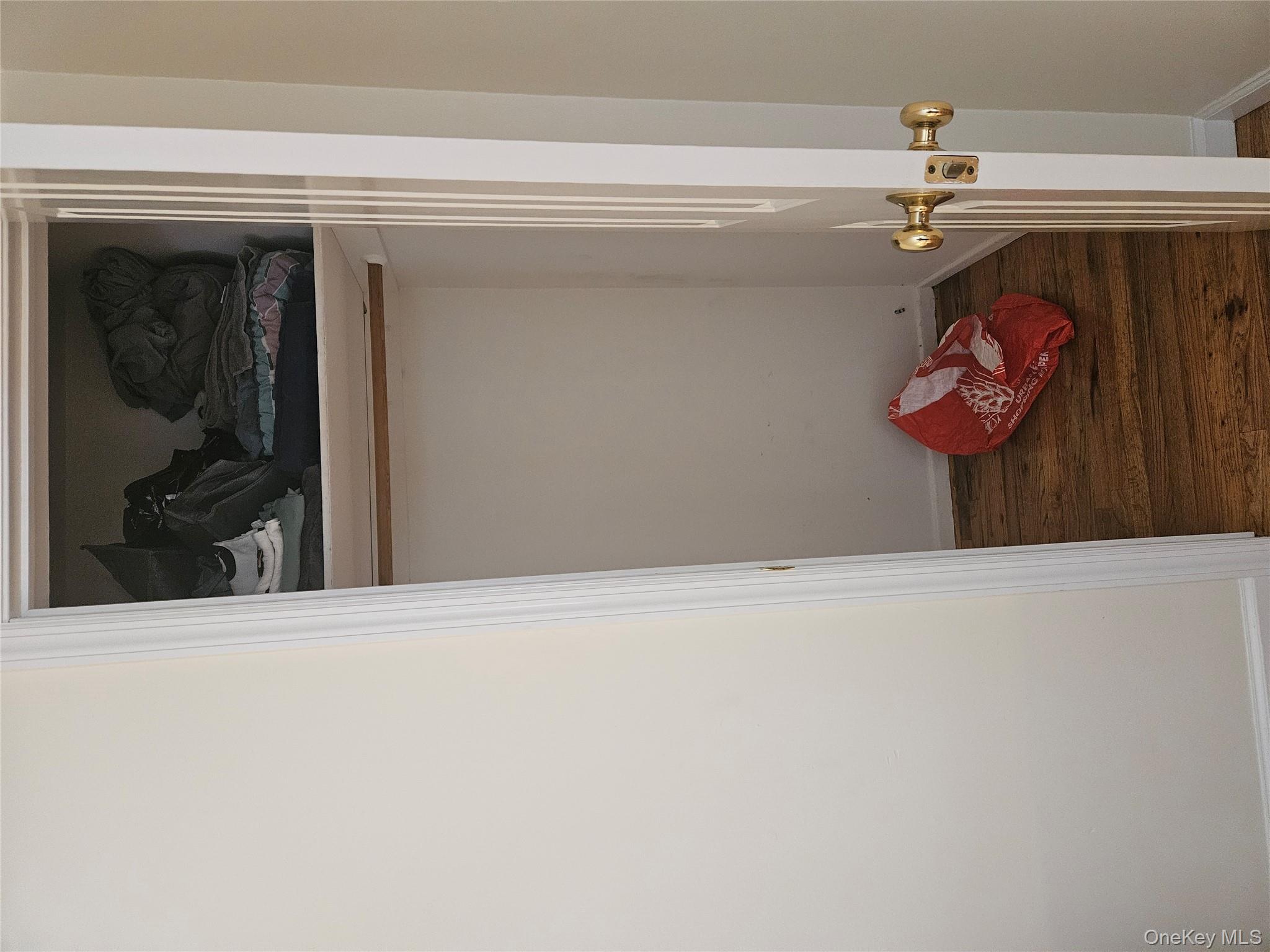 8 town path # 2, Glen Cove, NY 11542