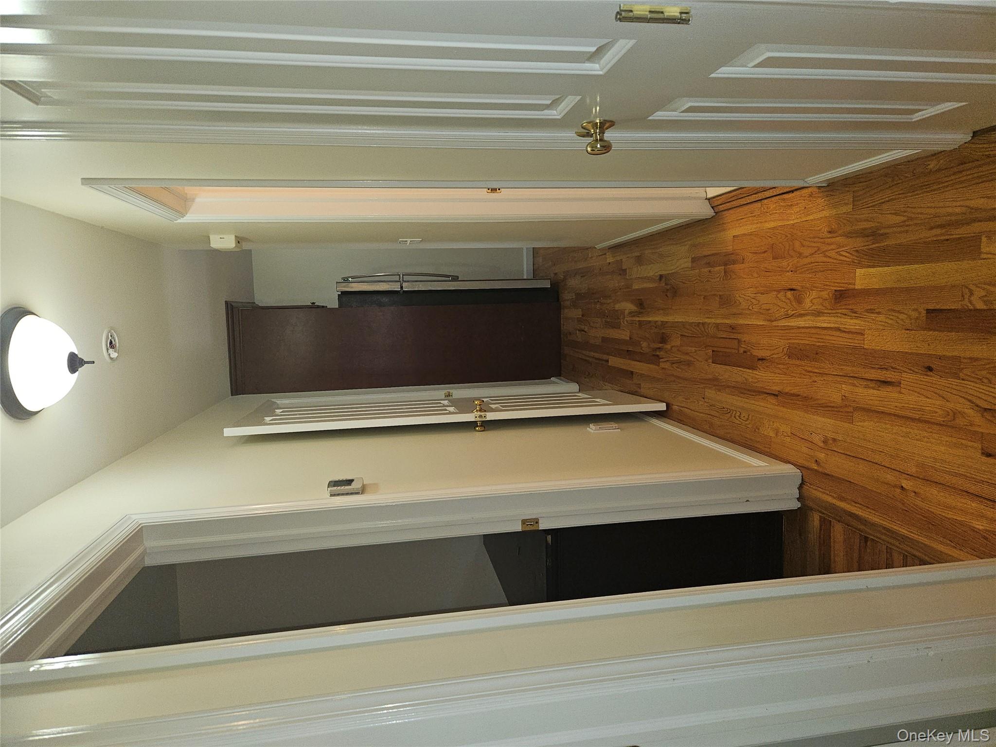 8 town path # 2, Glen Cove, NY 11542