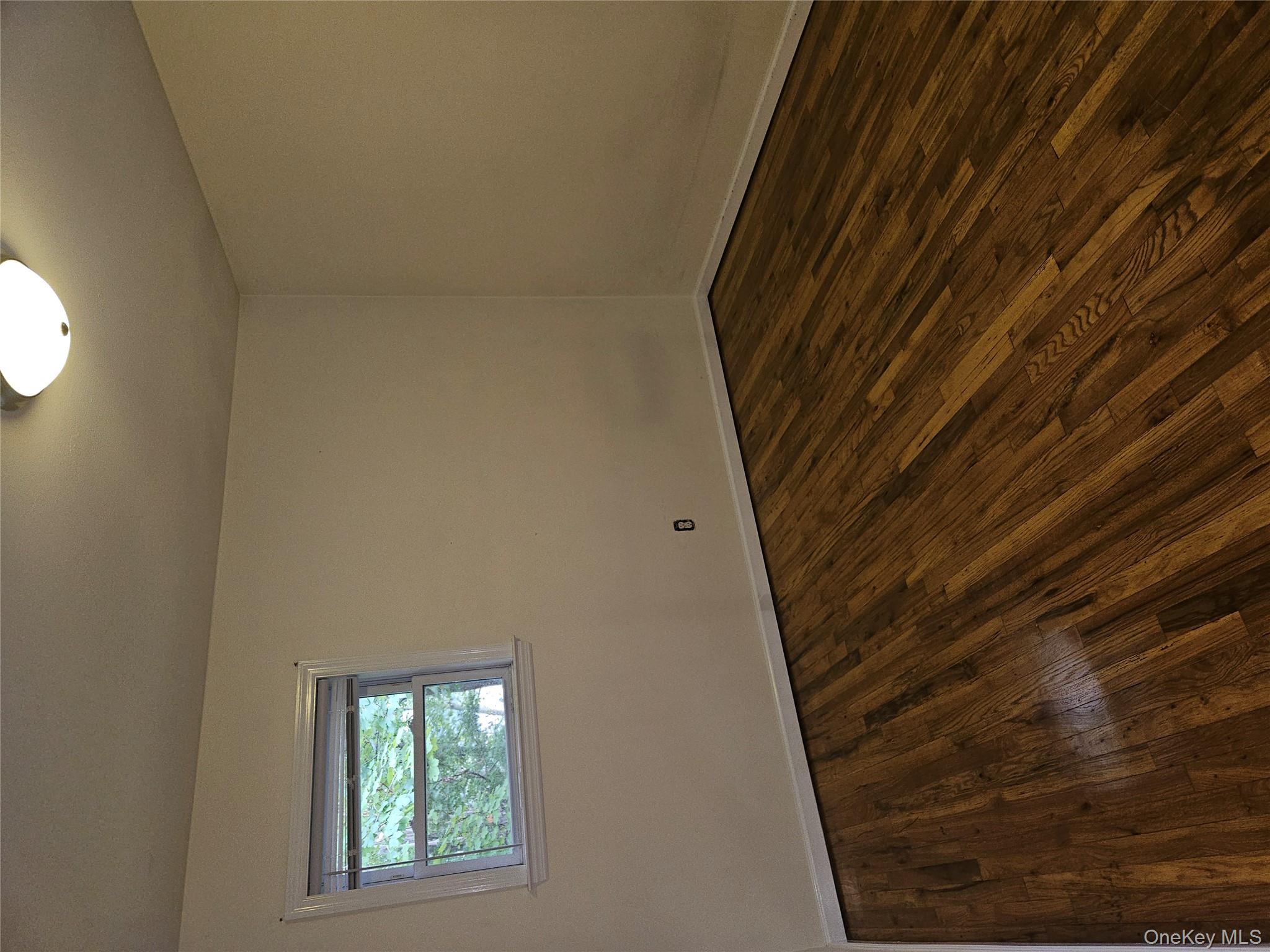 8 town path # 2, Glen Cove, NY 11542