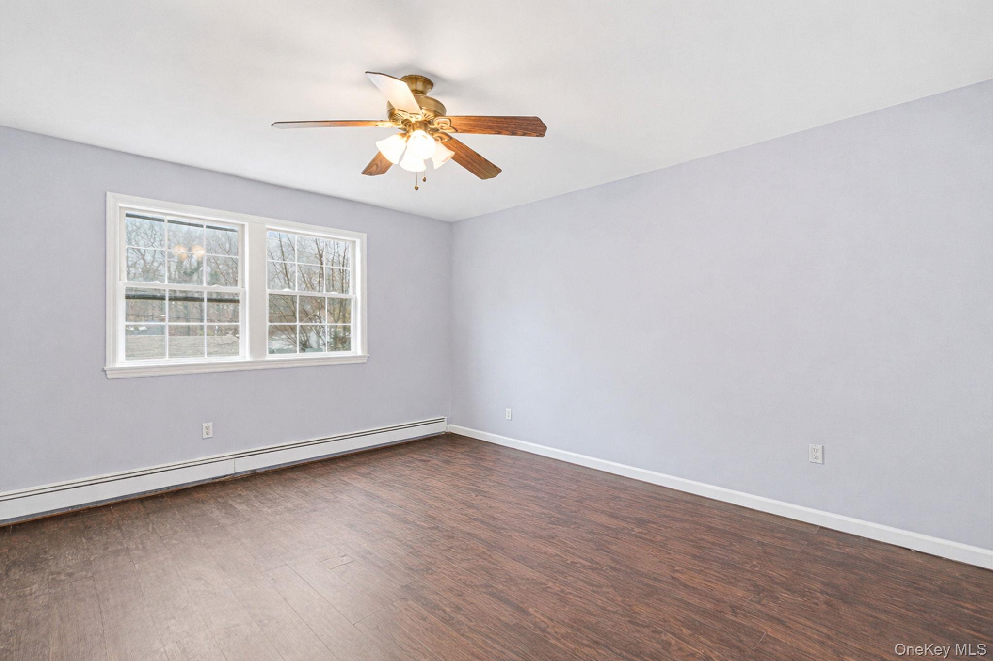 92 Hawthorne Road, Kings Park, NY 11754