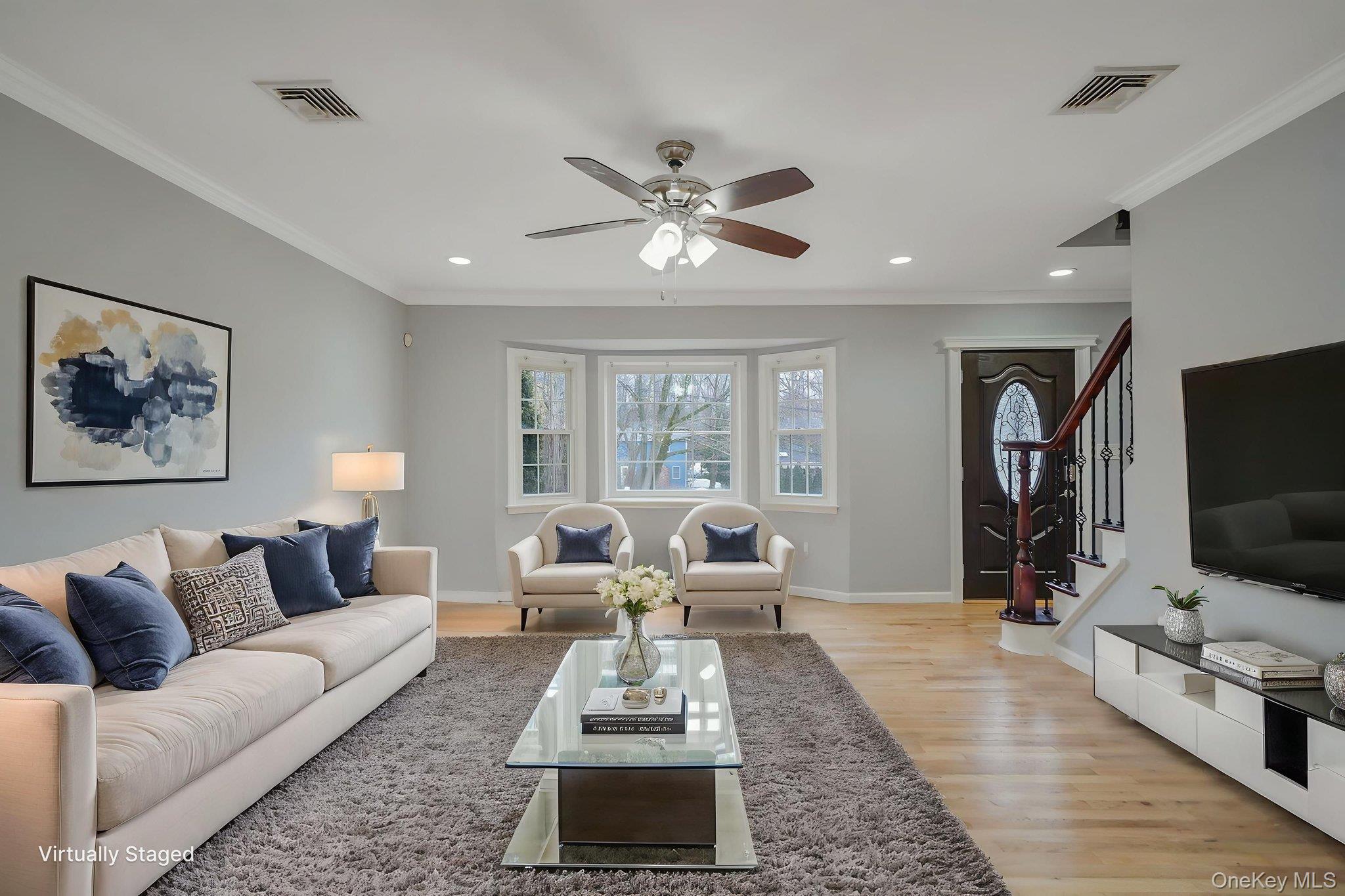 92 Hawthorne Road, Kings Park, NY 11754