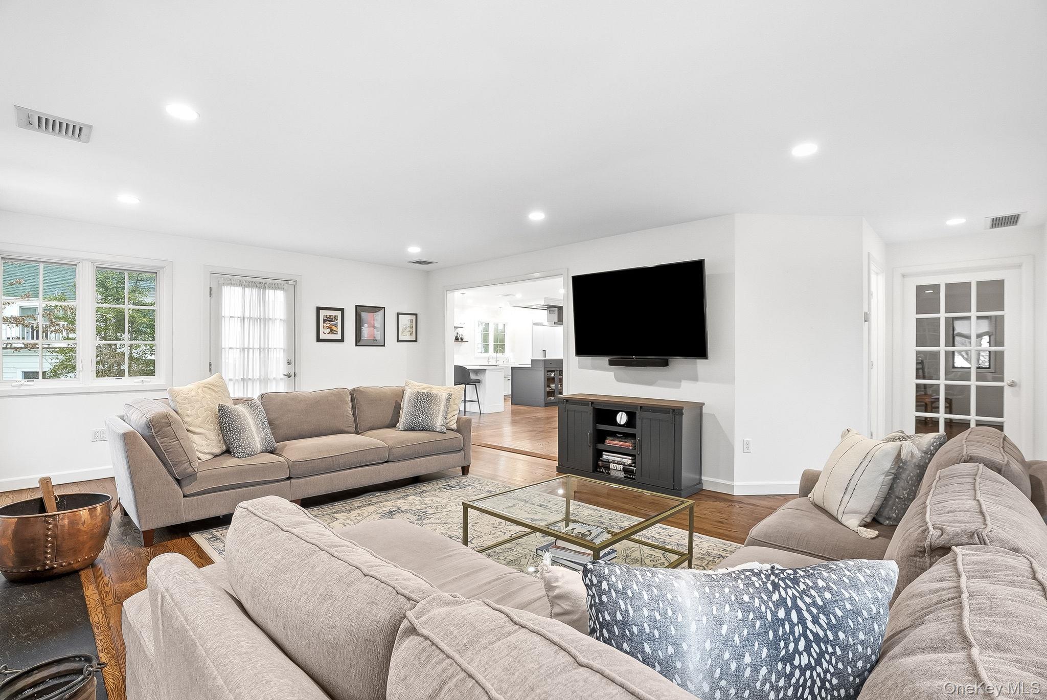 65 Howell Avenue, Larchmont, NY 10538