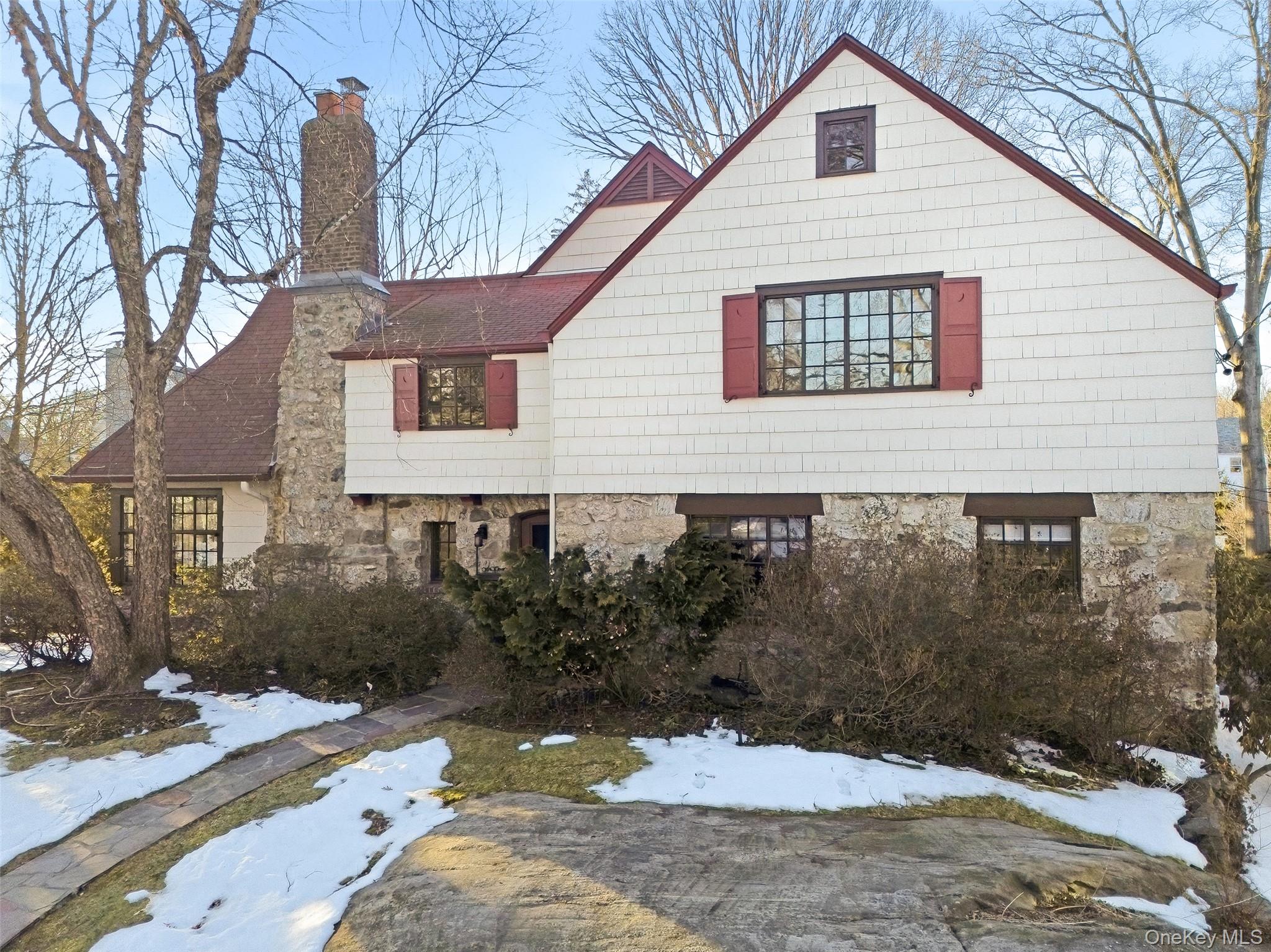 65 Howell Avenue, Larchmont, NY 10538