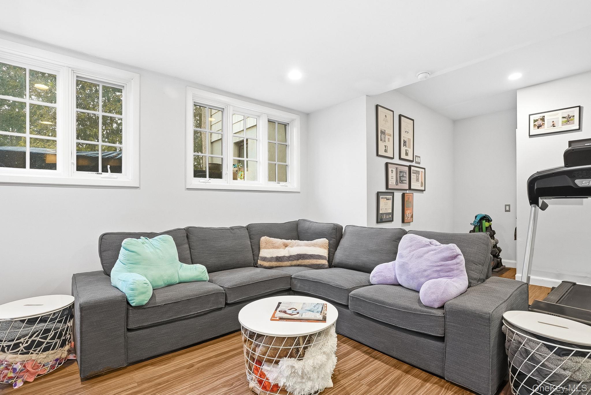 65 Howell Avenue, Larchmont, NY 10538