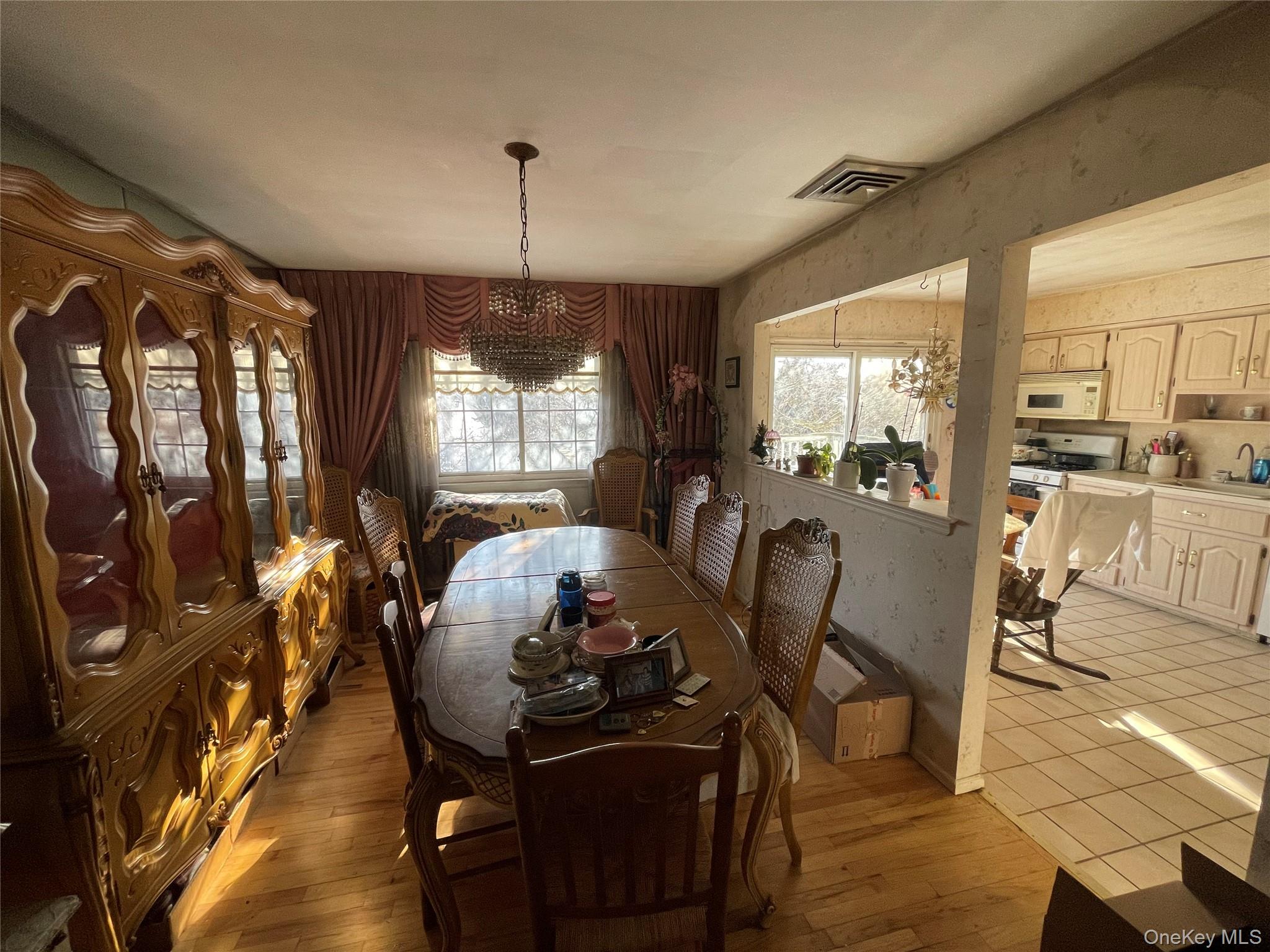 840 Robin Court, Baldwin, NY 11510