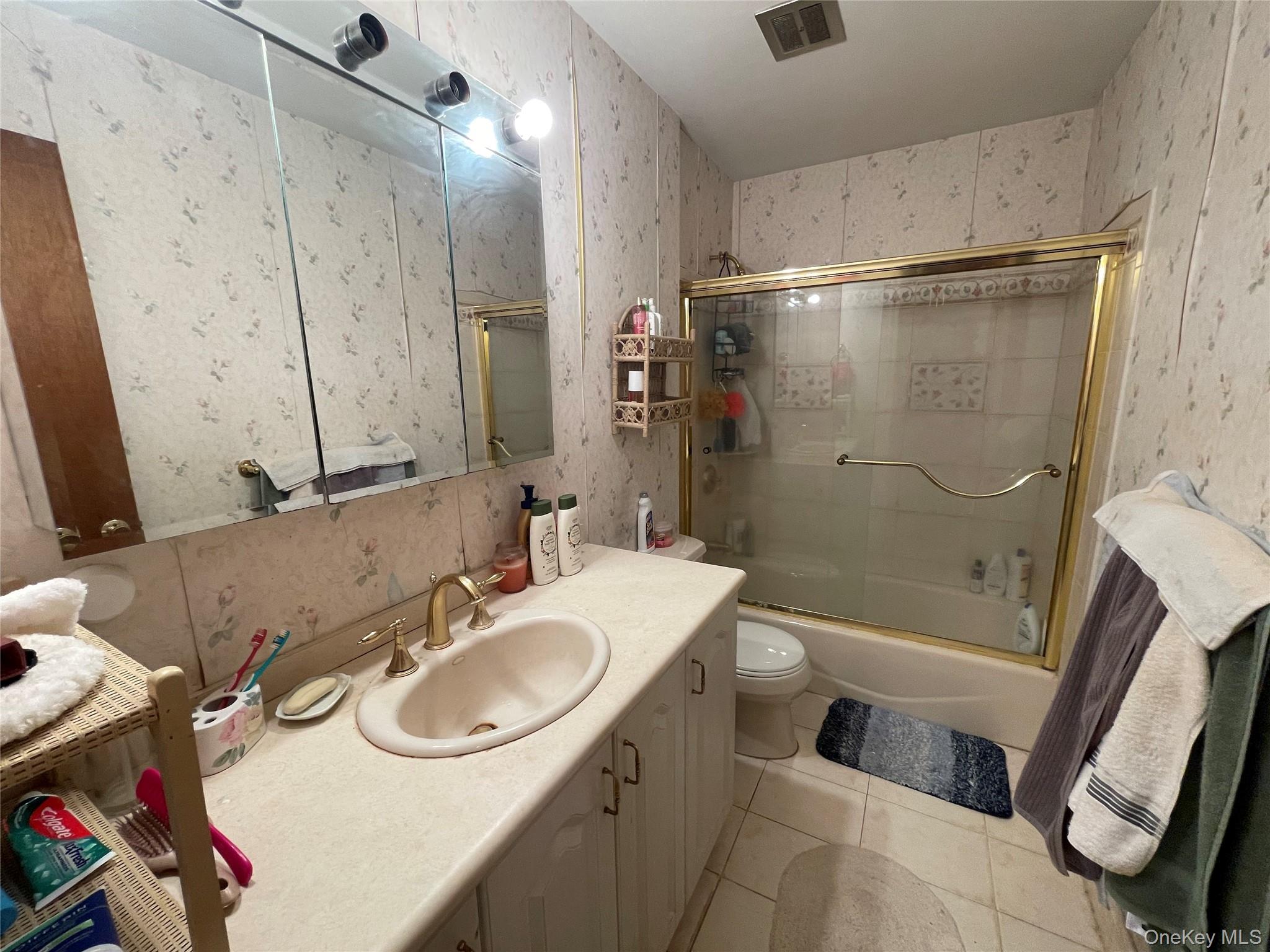 840 Robin Court, Baldwin, NY 11510