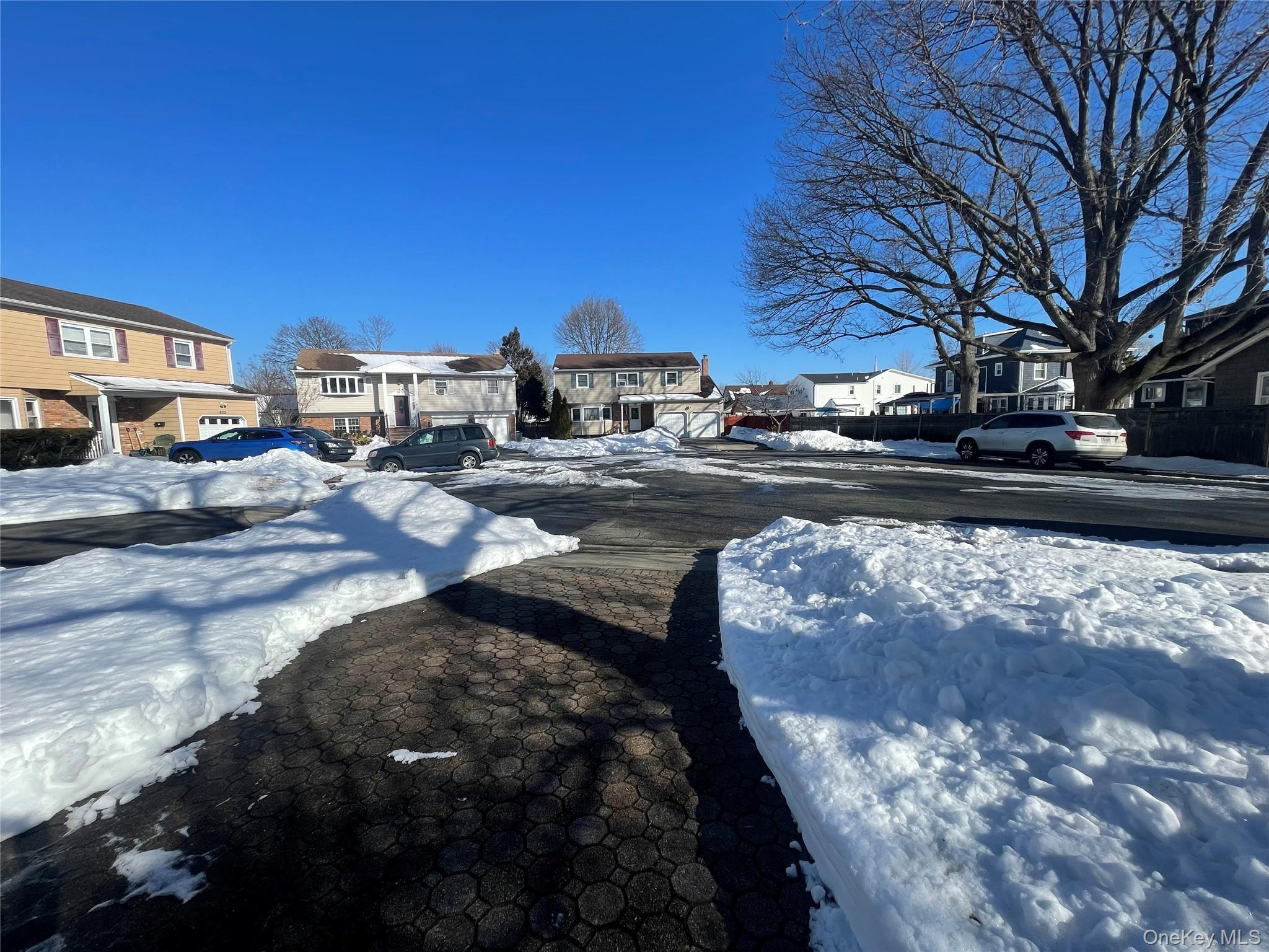 840 Robin Court, Baldwin, NY 11510