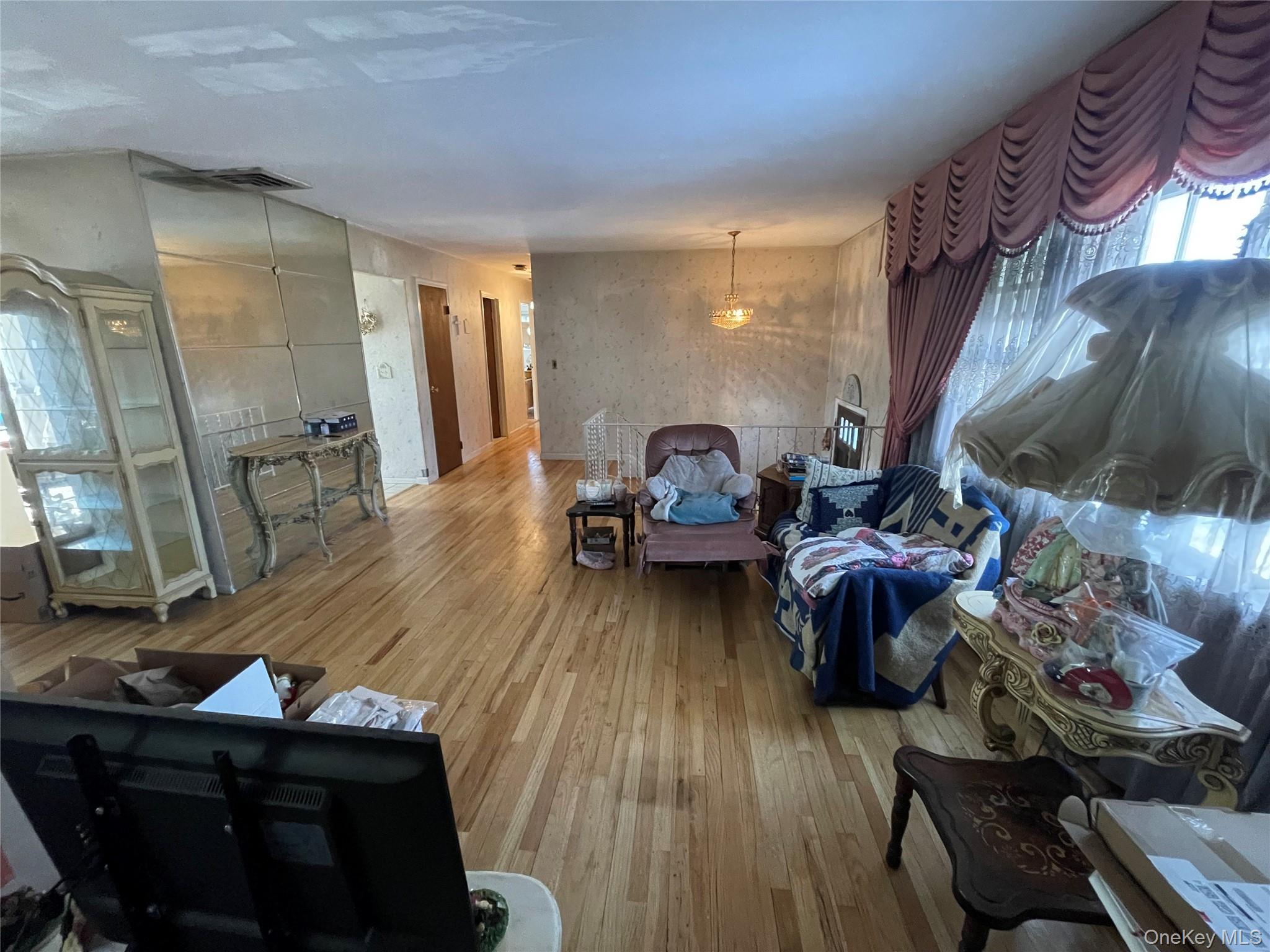 840 Robin Court, Baldwin, NY 11510