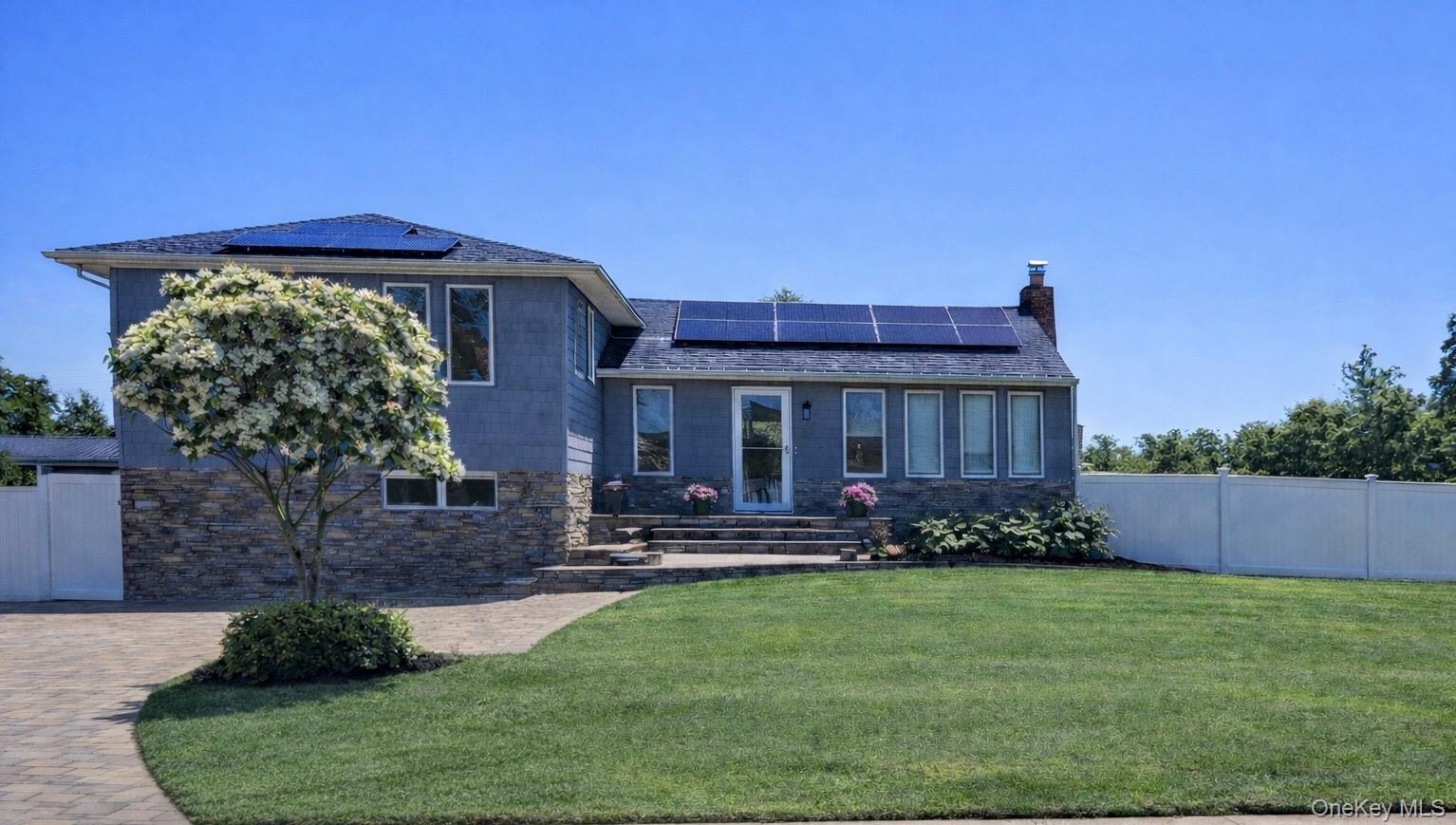 3938 Arthur Avenue N, Seaford, NY 11783