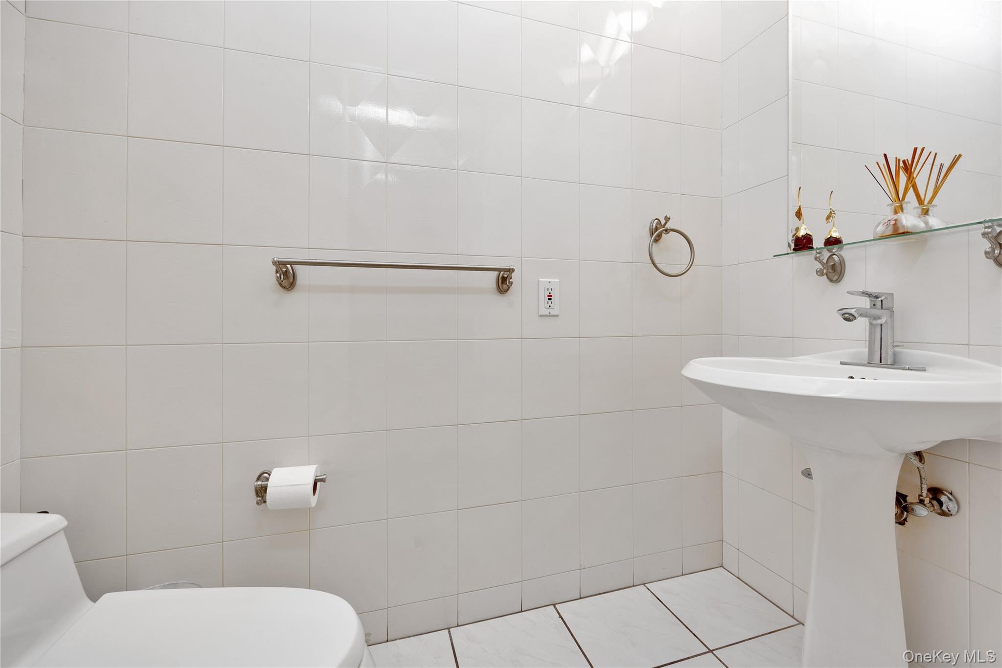 708 Park Lane, Cedarhurst, NY 11516