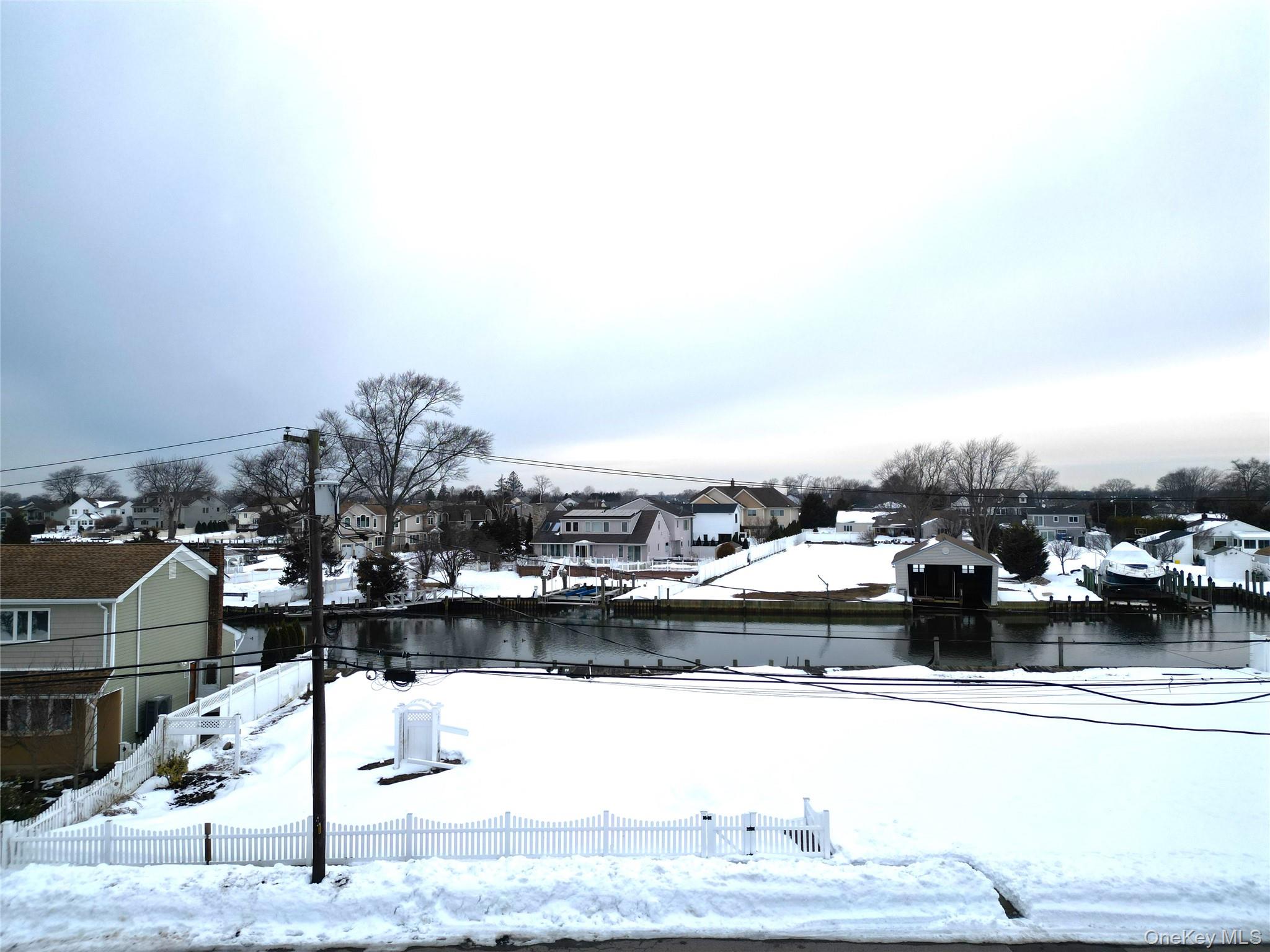 62 Alhambra Road, Massapequa, NY 11758