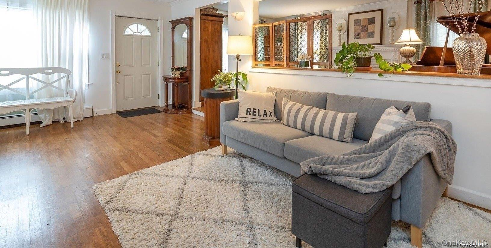 1 Motts Lane, Glenwood Landing, NY 11547