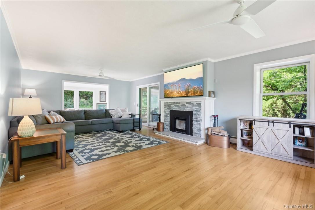 8 Oak Tree Drive, Cornwall, NY 12518