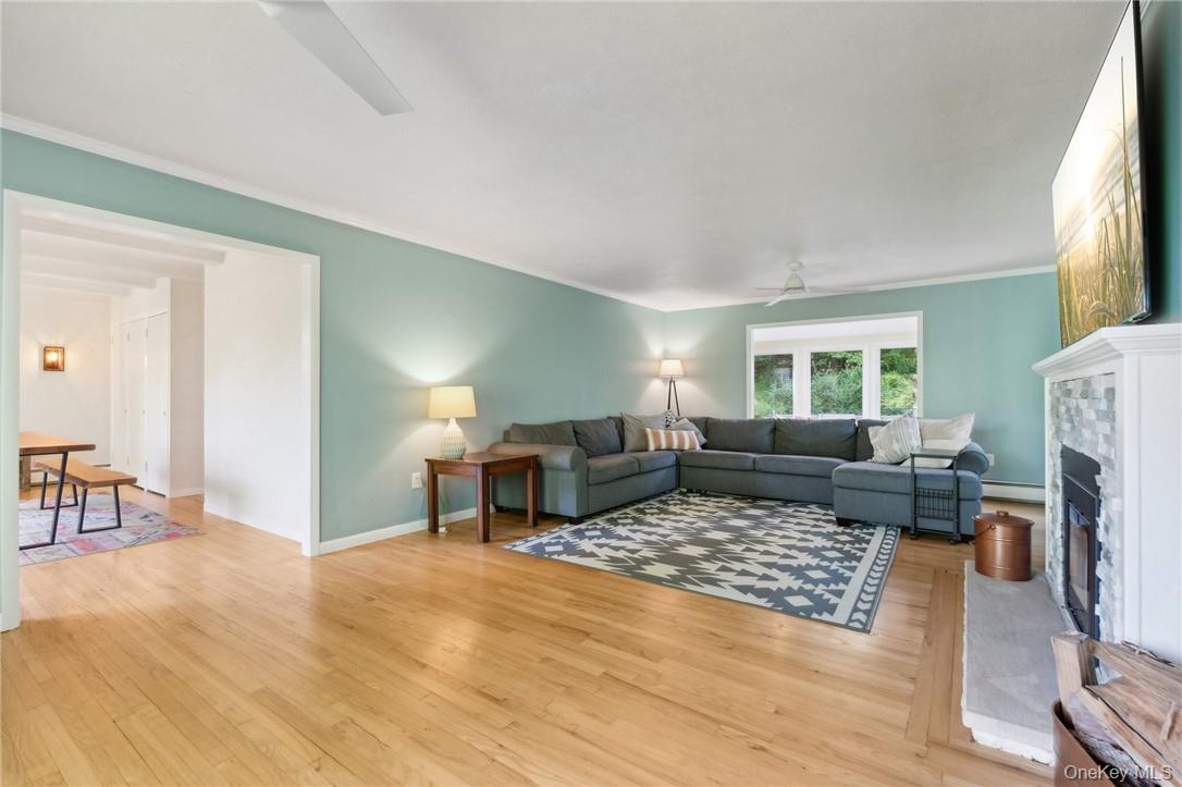 8 Oak Tree Drive, Cornwall, NY 12518