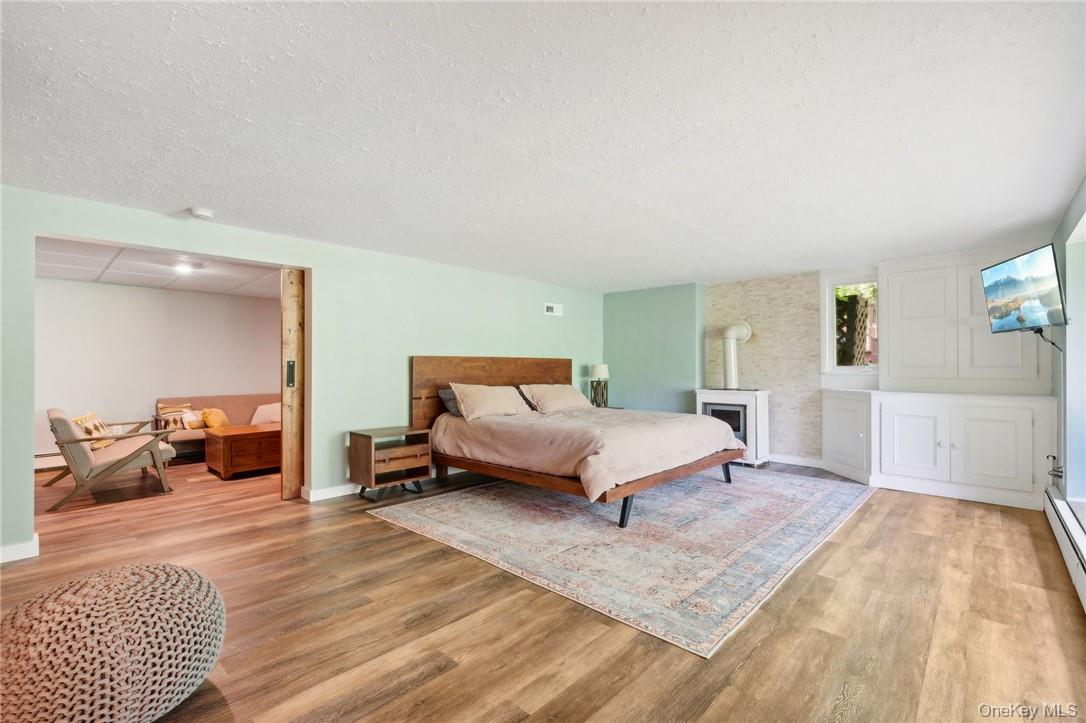 8 Oak Tree Drive, Cornwall, NY 12518