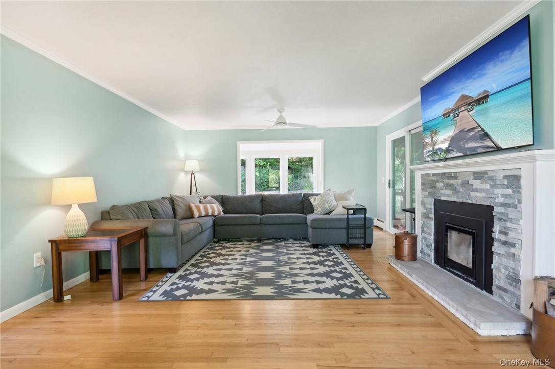 8 Oak Tree Drive, Cornwall, NY 12518