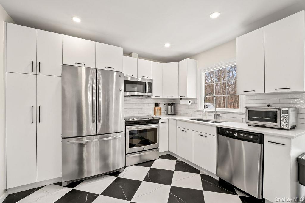 10 Cottage Lane, Suffern, NY 10901