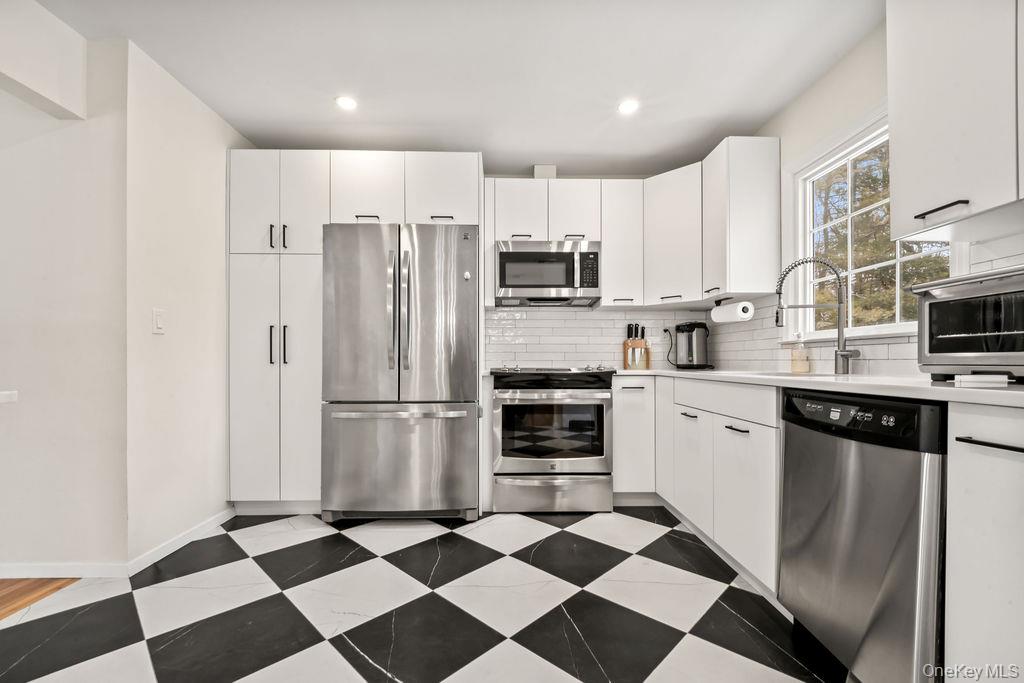 10 Cottage Lane, Suffern, NY 10901