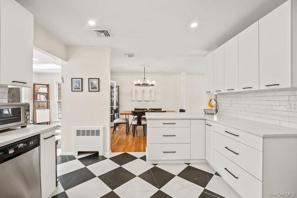 10 Cottage Lane, Suffern, NY 10901