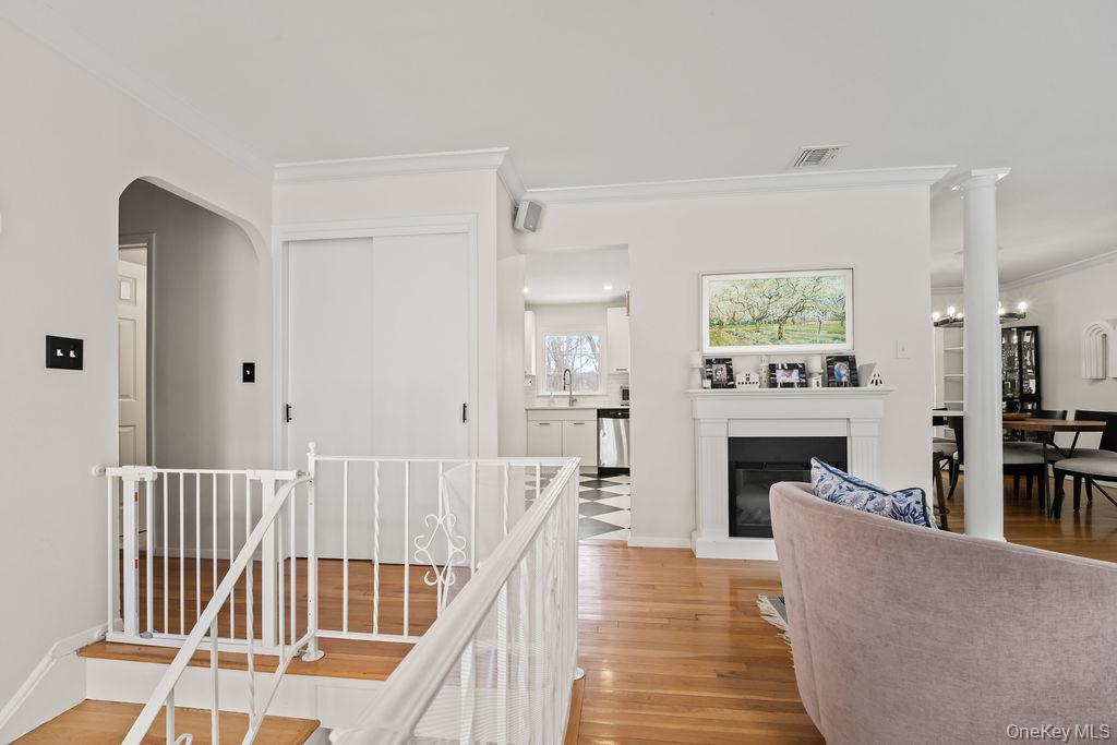 10 Cottage Lane, Suffern, NY 10901