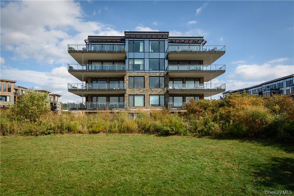 18 Rivers Edge Drive # 305, Tarrytown, NY 10591