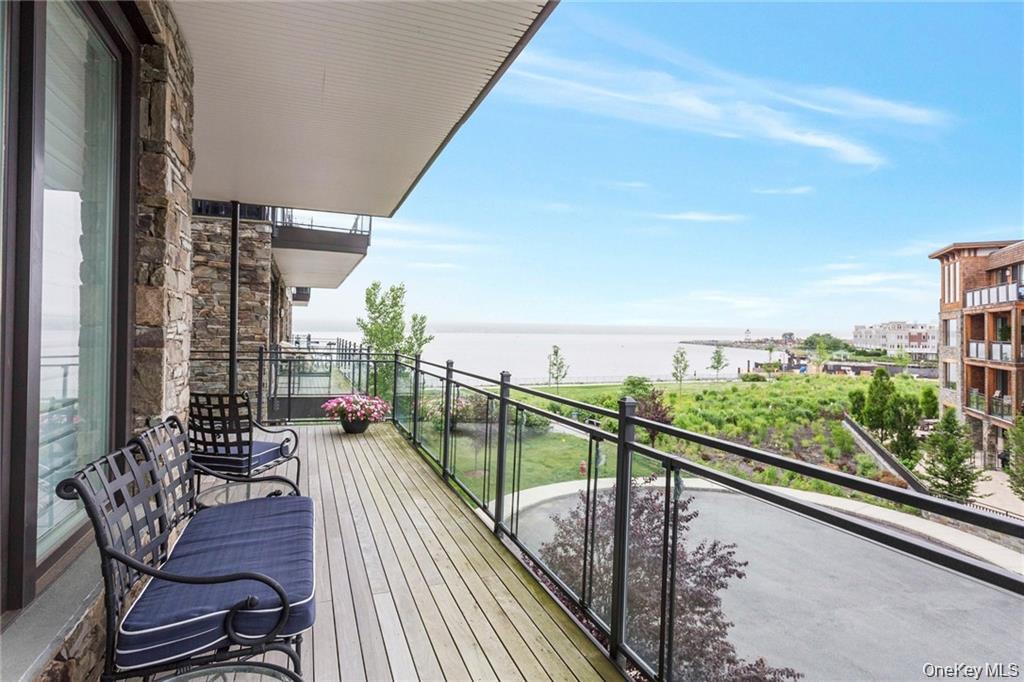 18 Rivers Edge Drive # 305, Tarrytown, NY 10591
