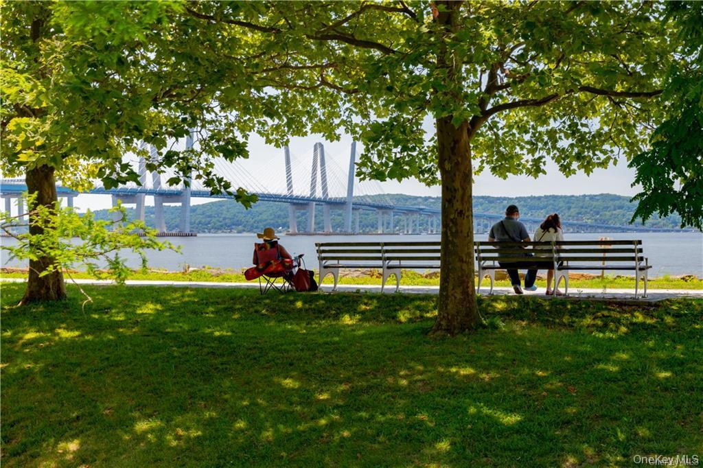 18 Rivers Edge Drive # 305, Tarrytown, NY 10591