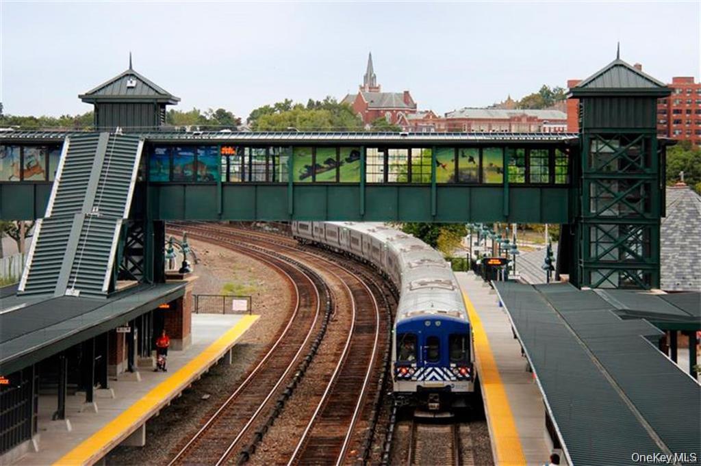 18 Rivers Edge Drive # 305, Tarrytown, NY 10591