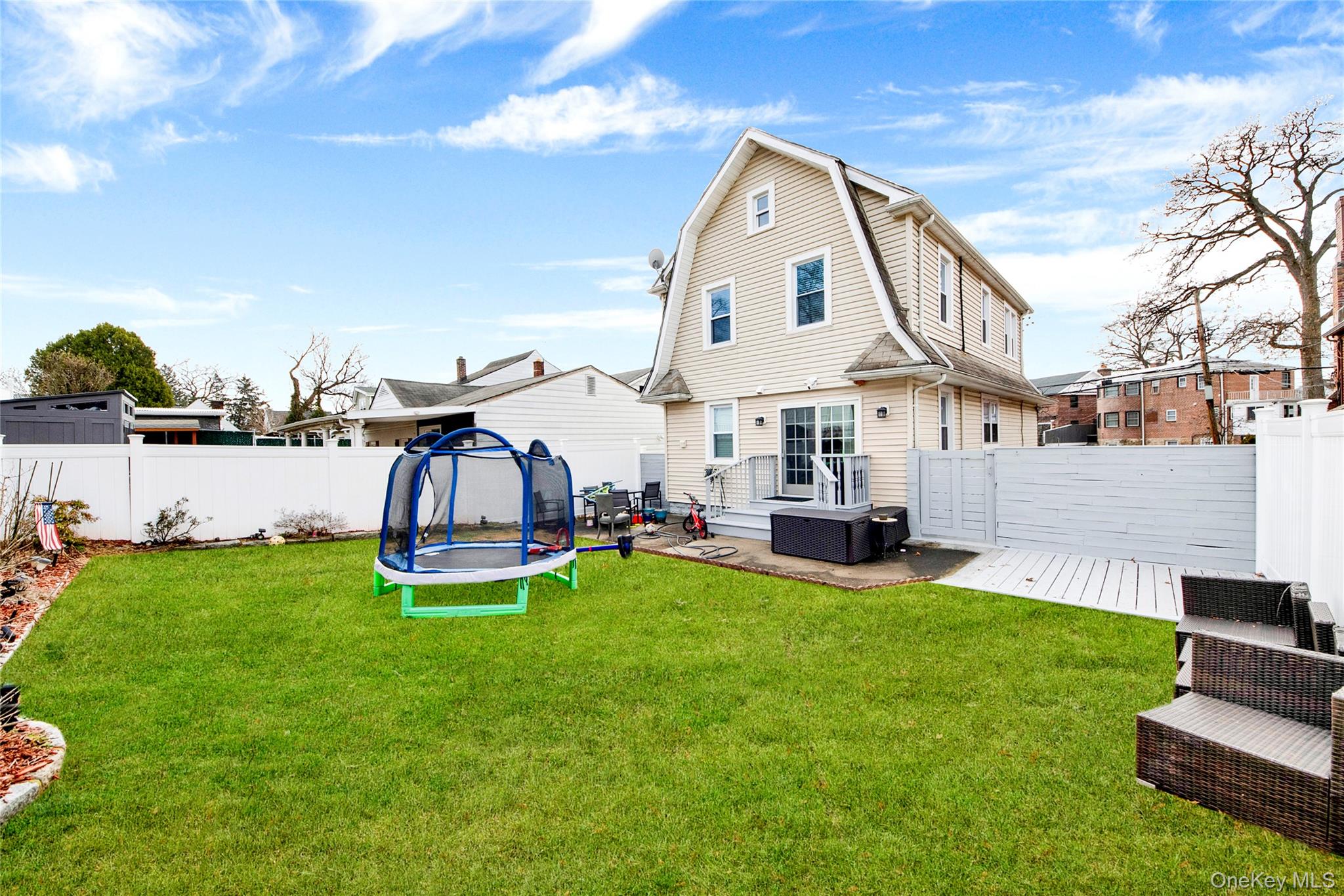 174 King Avenue, Yonkers, NY 10704