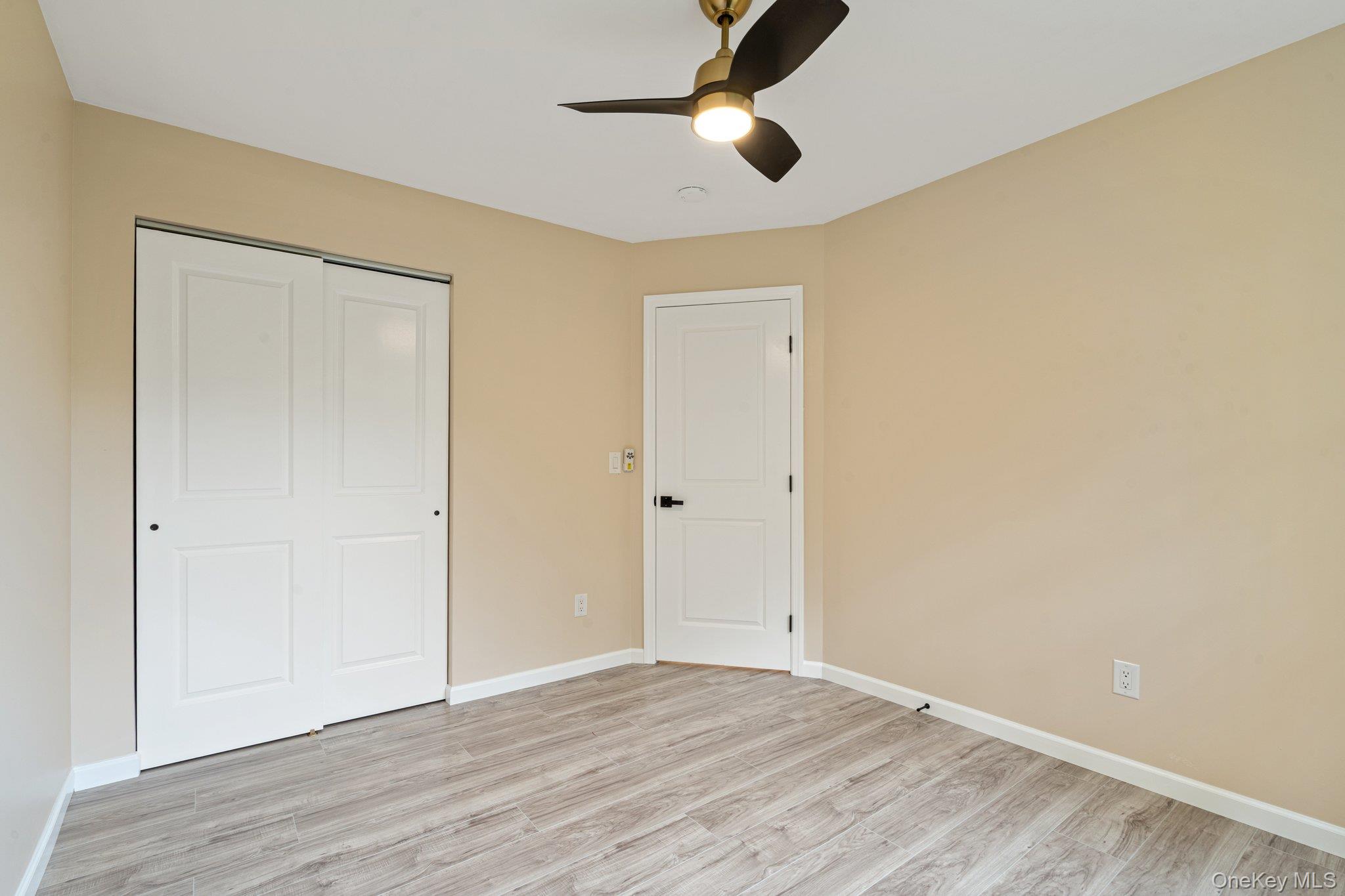 6 Doe Path, Coram, NY 11727