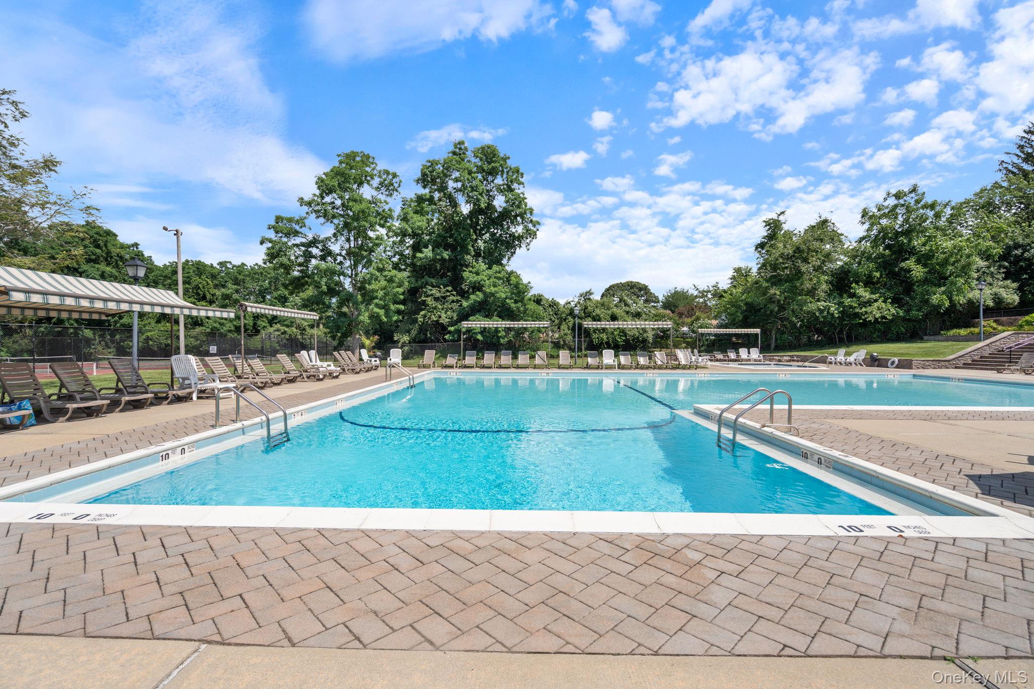 6 Doe Path, Coram, NY 11727