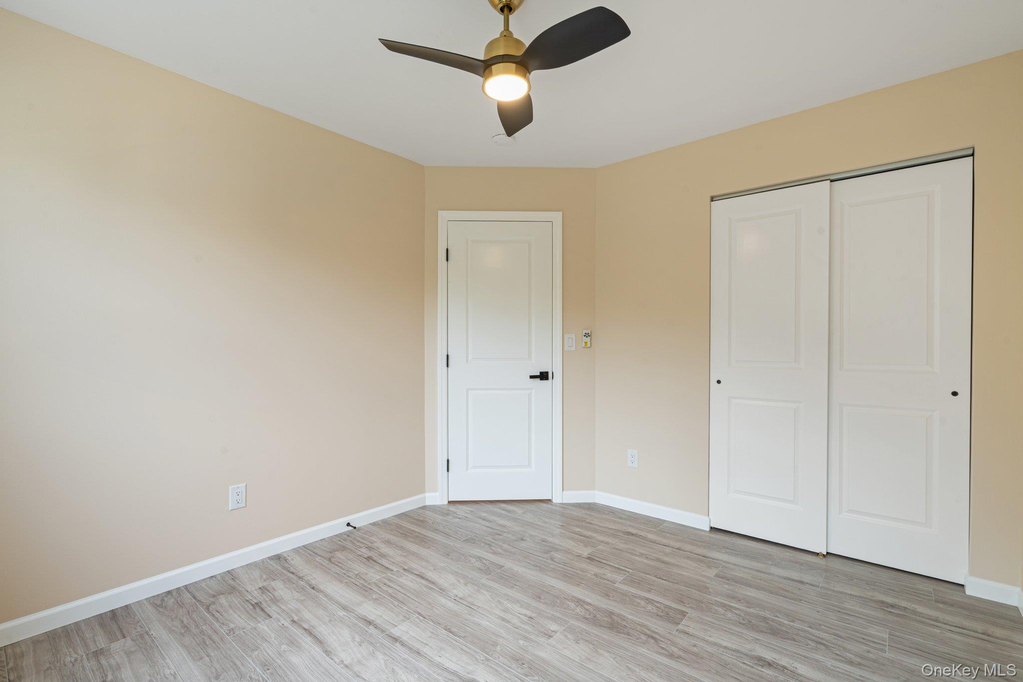 6 Doe Path, Coram, NY 11727