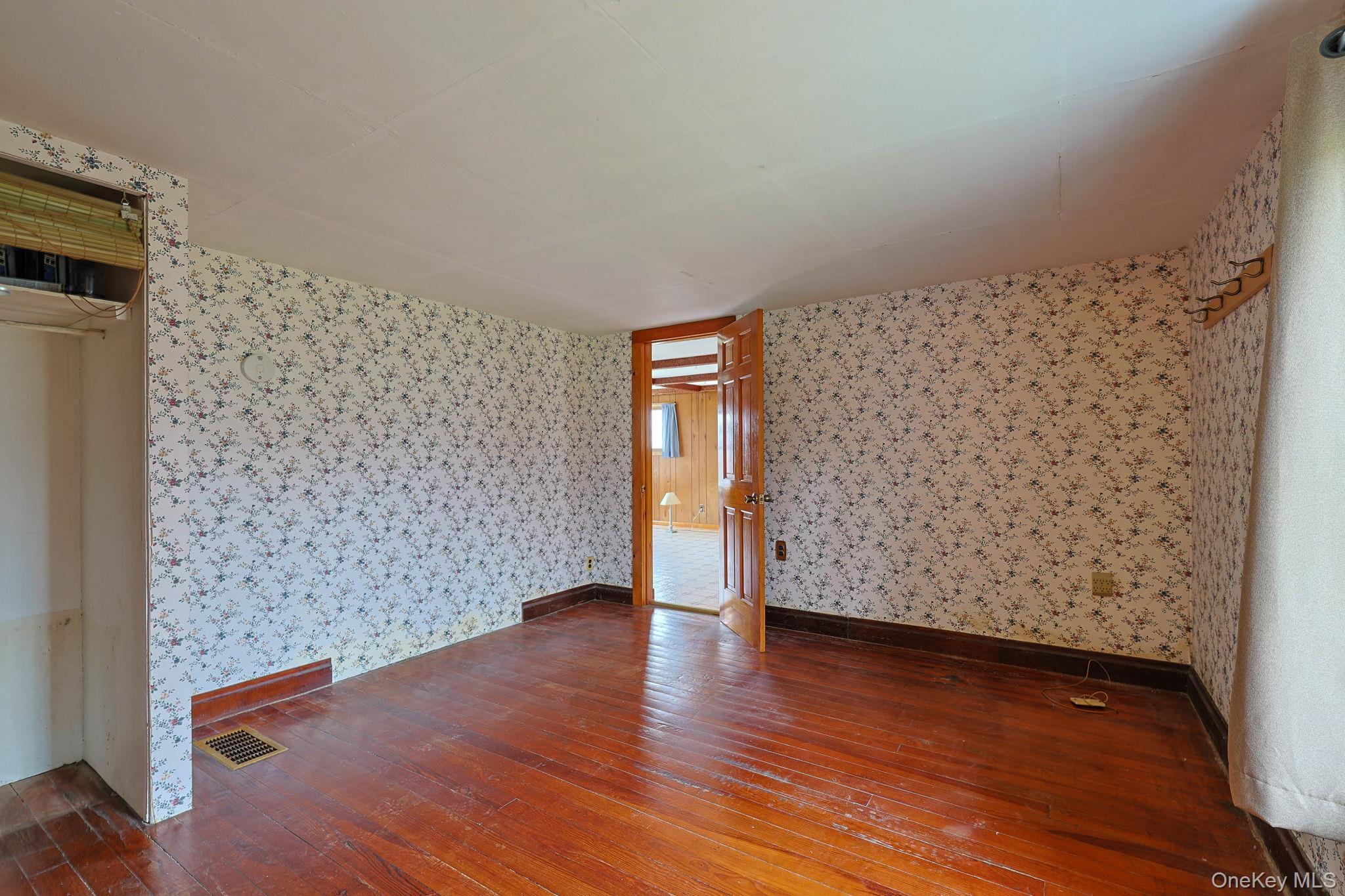 107 County Route 22, Johnson, NY 10933