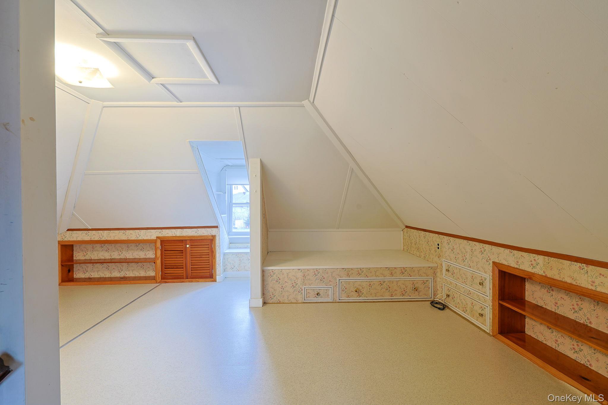 107 County Route 22, Johnson, NY 10933