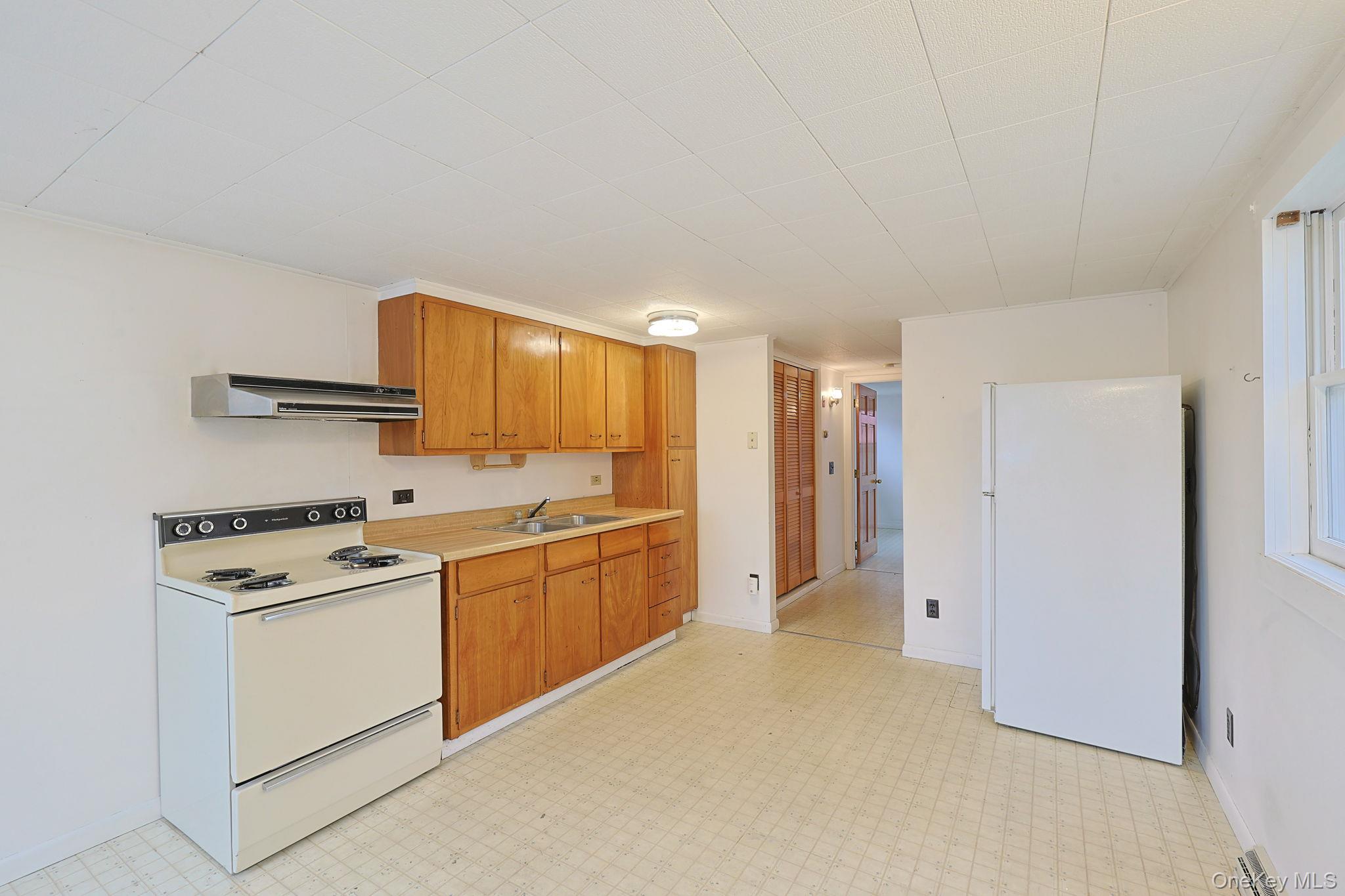 107 County Route 22, Johnson, NY 10933