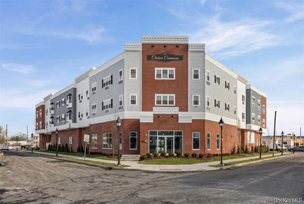 227 4th Avenue # 301A, Bay Shore, NY 11706