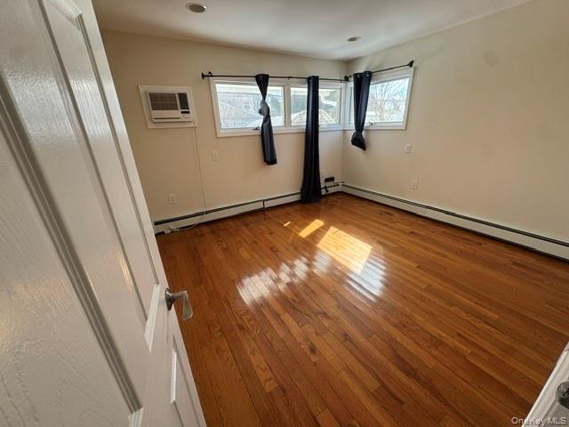 116 Winter Lane, Hicksville, NY 11801