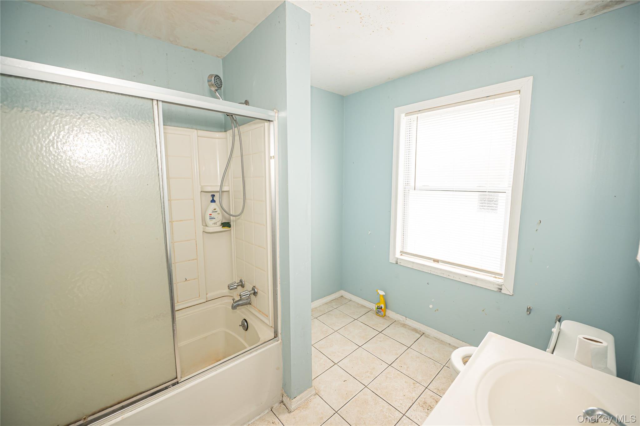 17 Hope Street, Hempstead, NY 11550