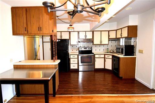 44 Miller Road, Farmingdale, NY 11735