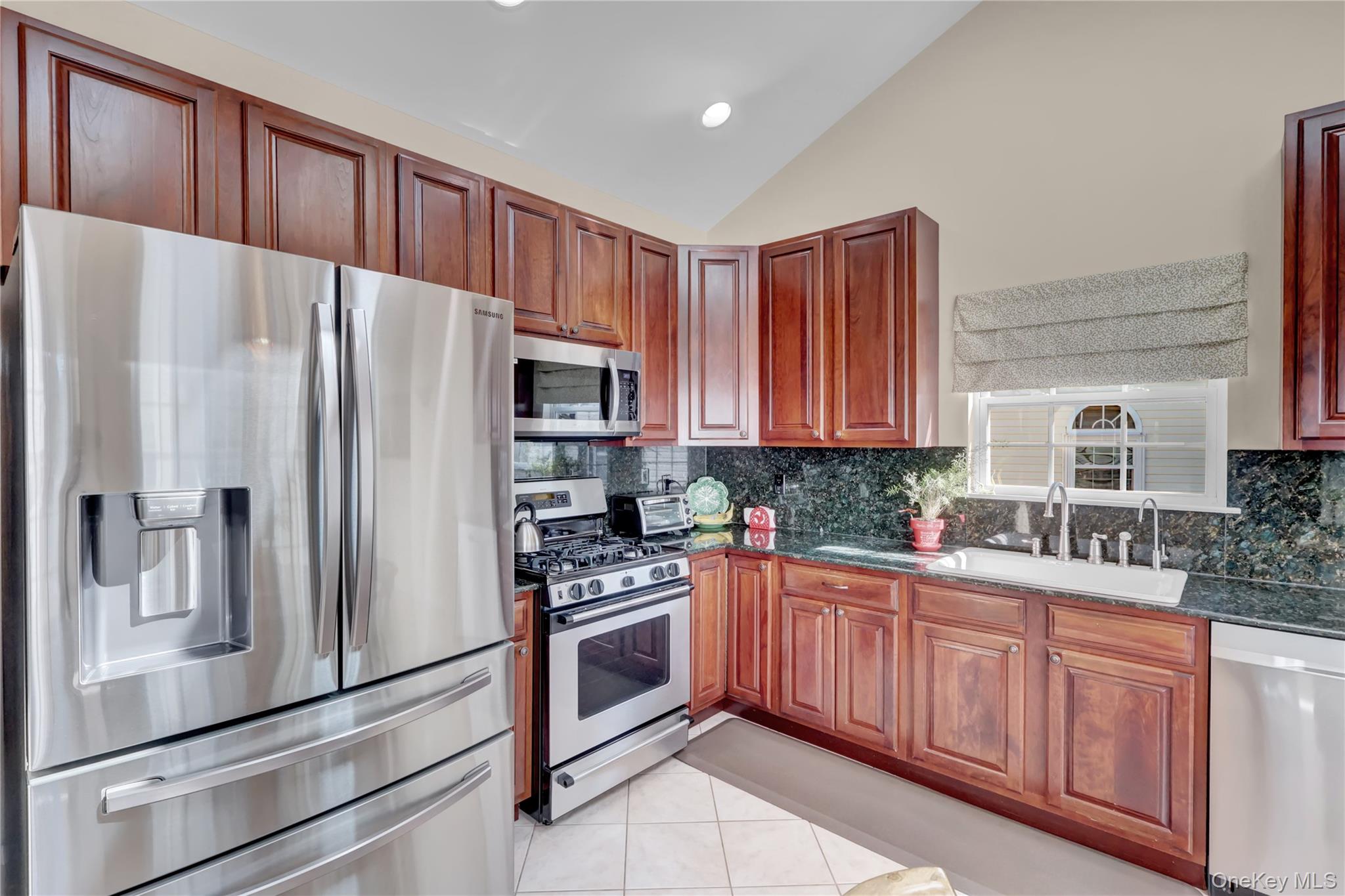 77 Constantine way Way, Mount Sinai, NY 11766