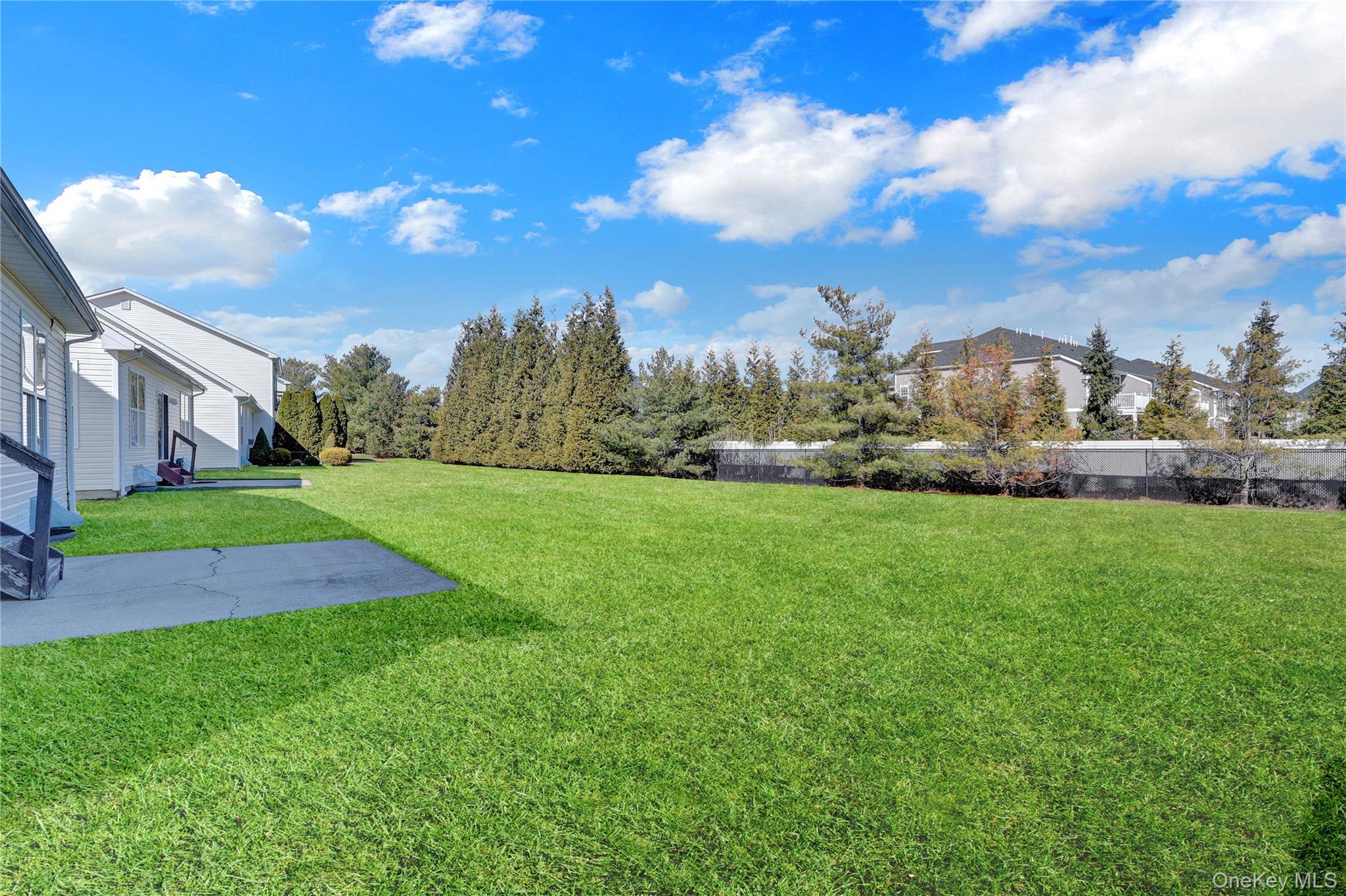 77 Constantine way Way, Mount Sinai, NY 11766