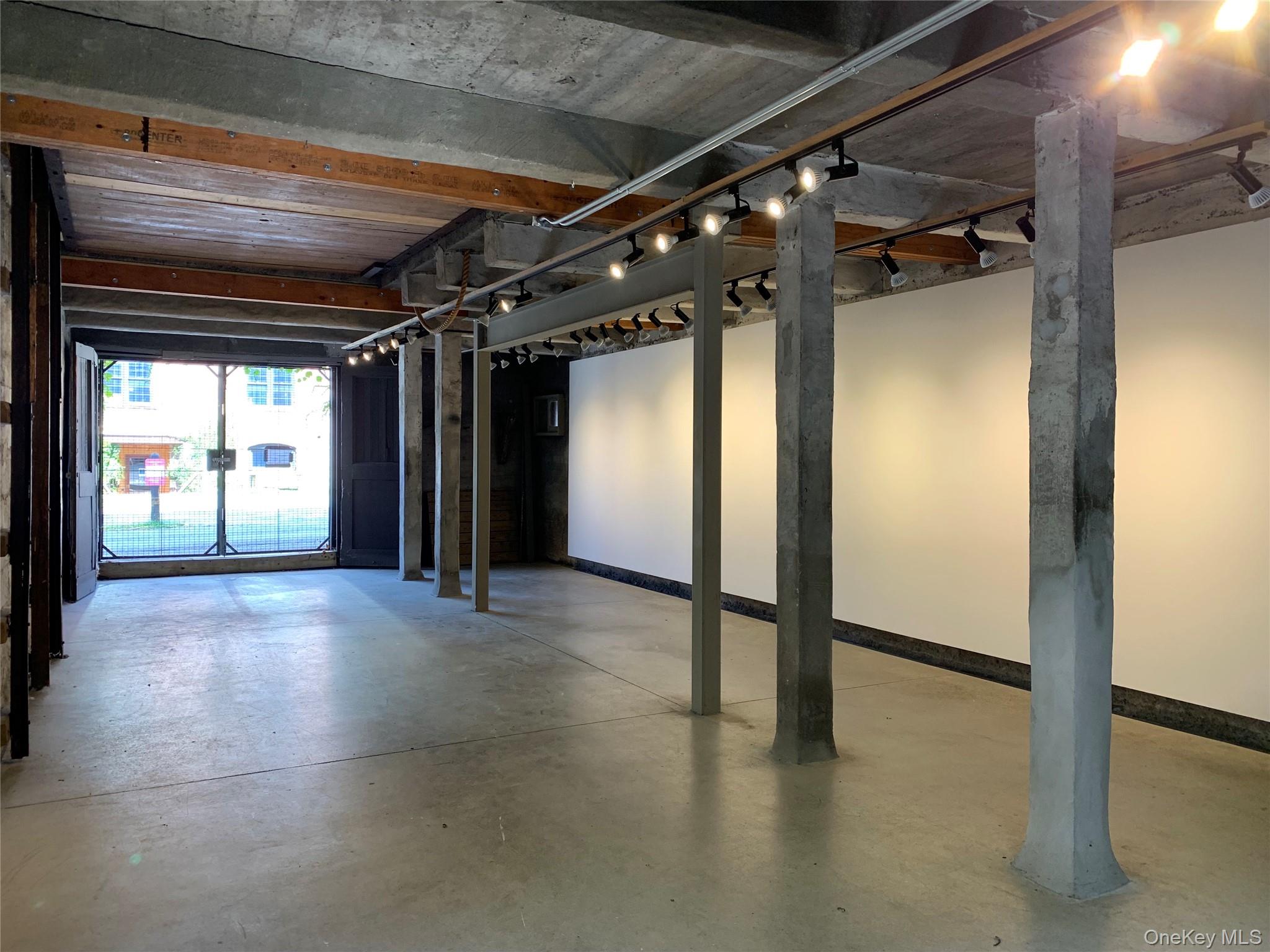 362 1/2 Warren Street, Hudson, NY 12534