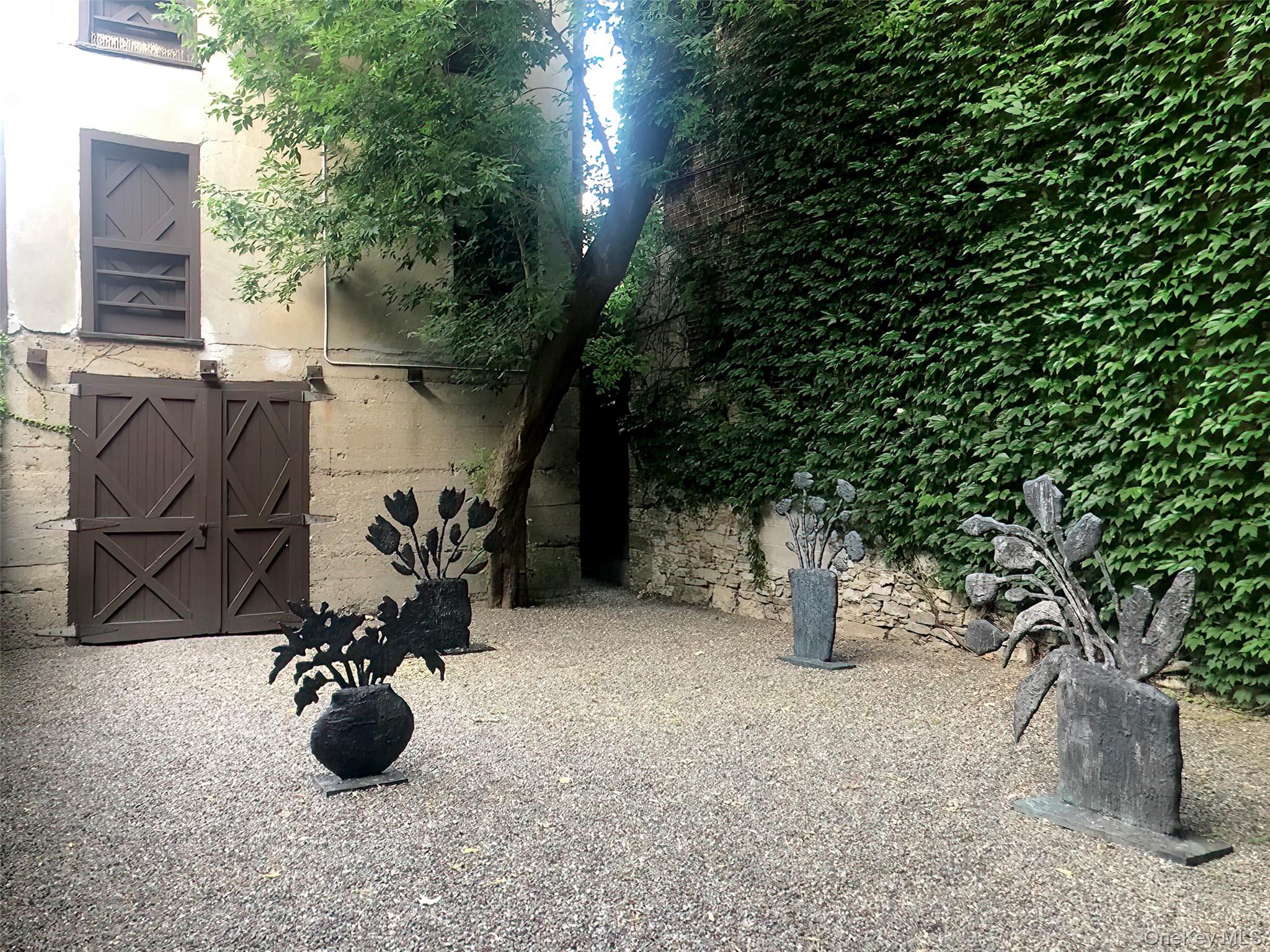 362 1/2 Warren Street, Hudson, NY 12534