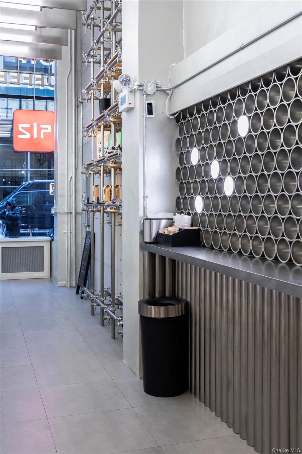 242 W 27th Street, New York (Manhattan), NY 10001