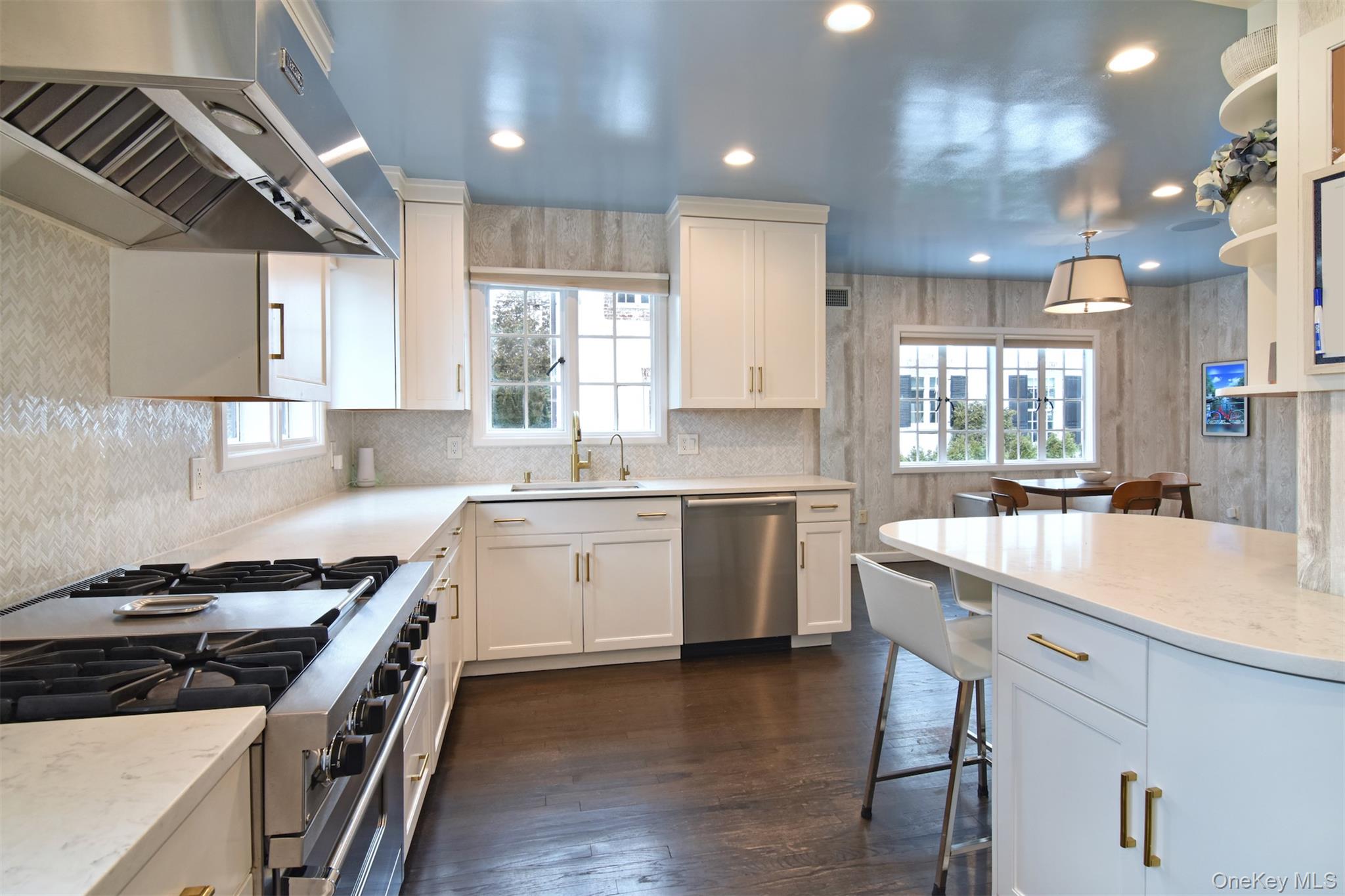 30 Locust Lane, Bronxville, NY 10708