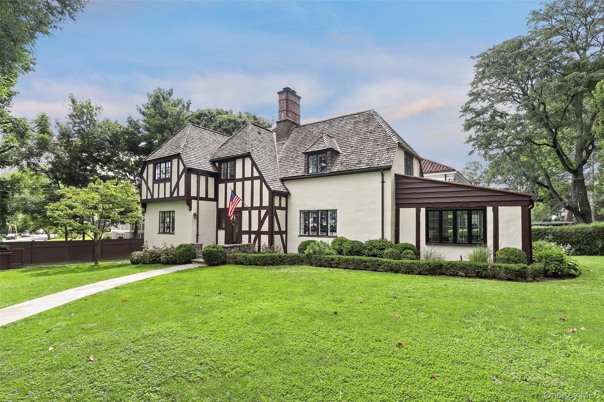 30 Locust Lane, Bronxville, NY 10708